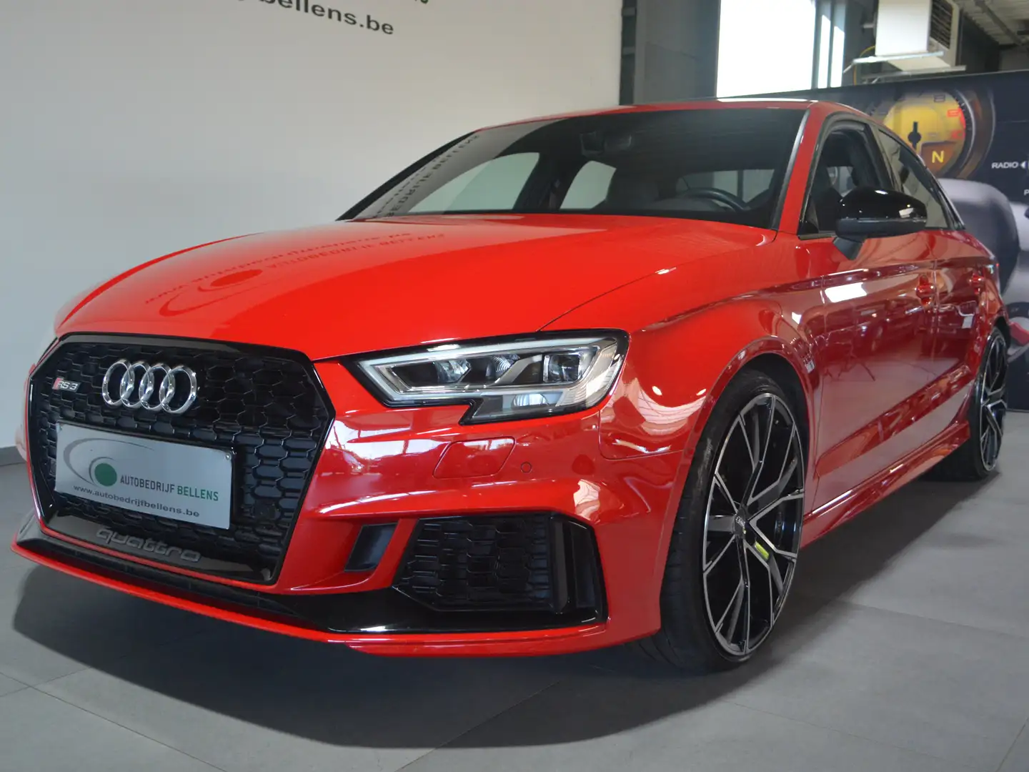 Audi RS3 RS3 Limousine S tronic / LEDER / SPORTZETELS / NAV Rosso - 2