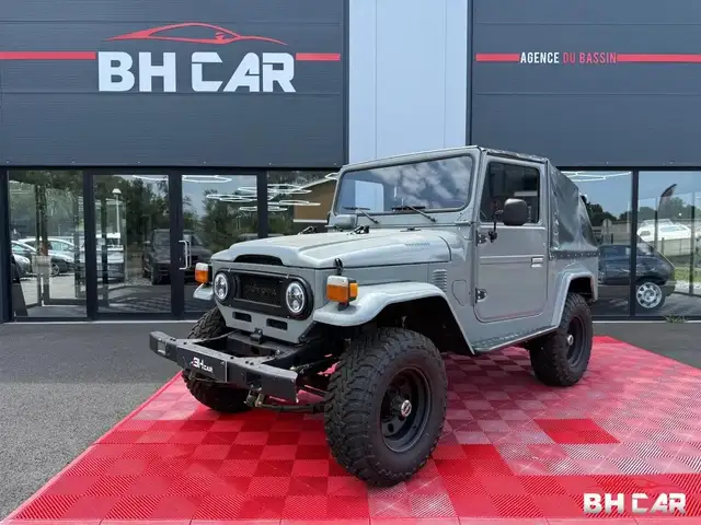 Toyota Land Cruiser 3.0 84 BJ40 1978 / RESTAURATION PARTIELLE
