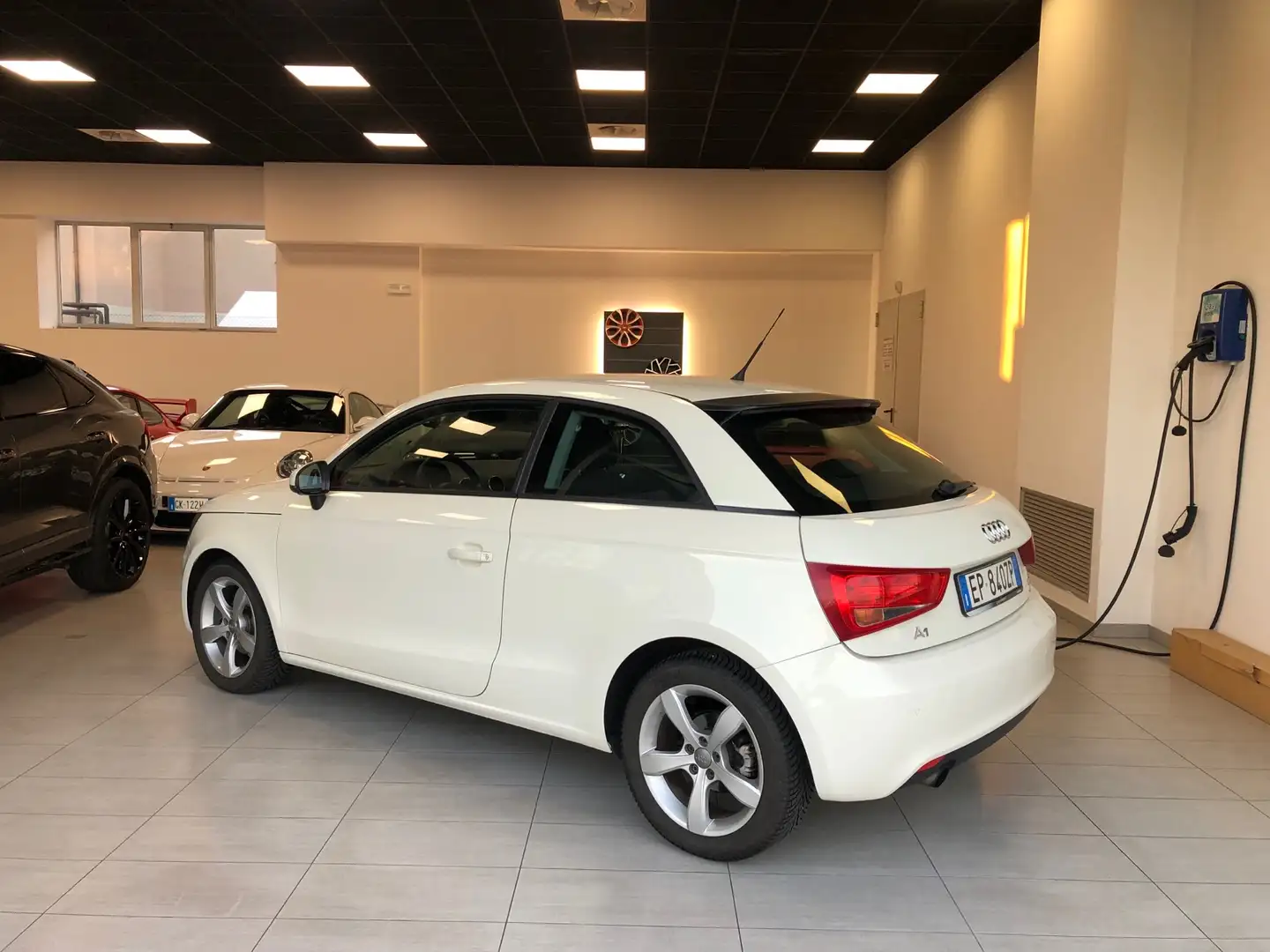 Audi A1 A1 1.2 tfsi Attraction c/clima Wit - 2