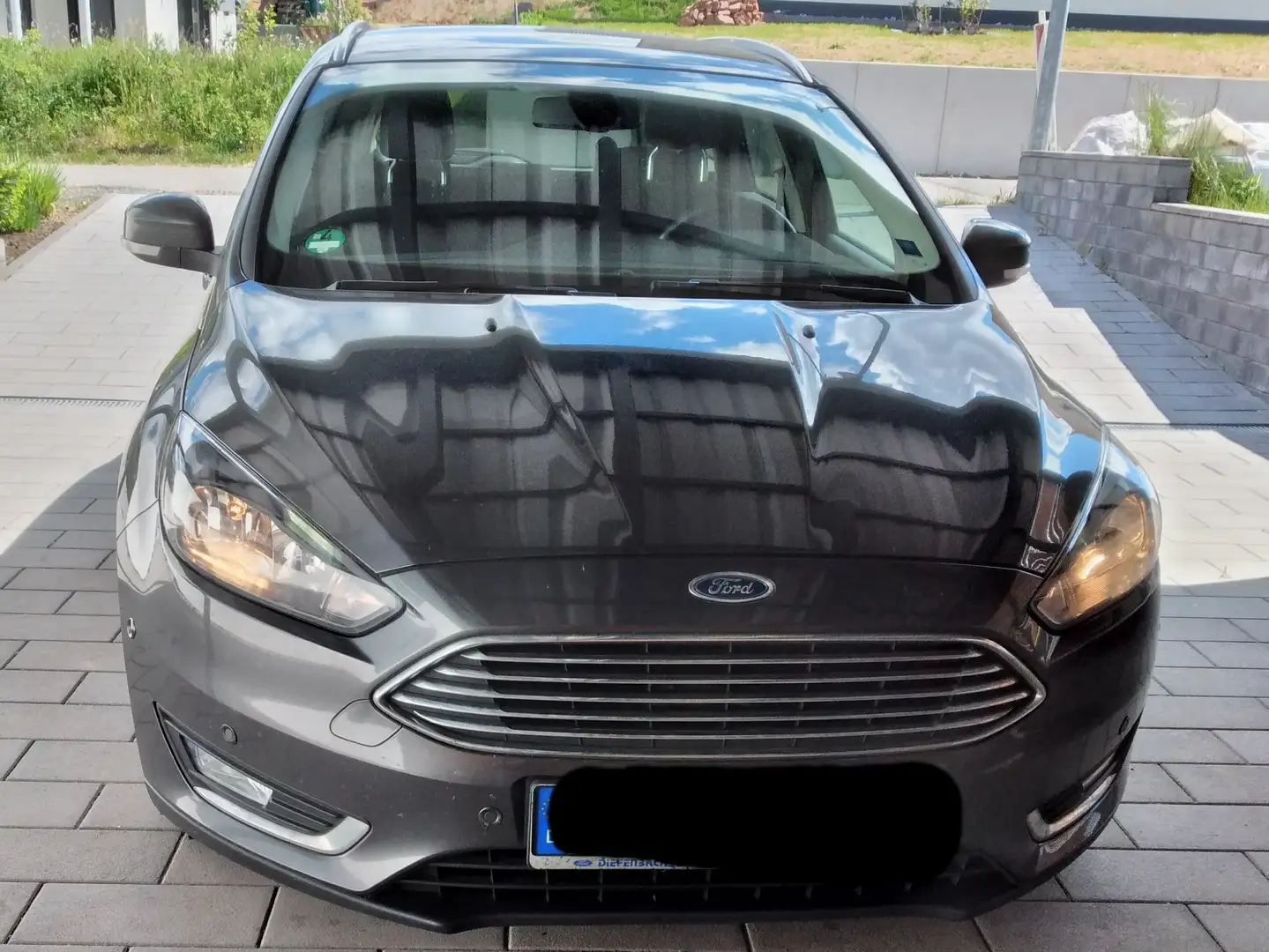 Ford Focus Focus Titanum Turnier 1,5L TDCI 120 PS Šedá - 2