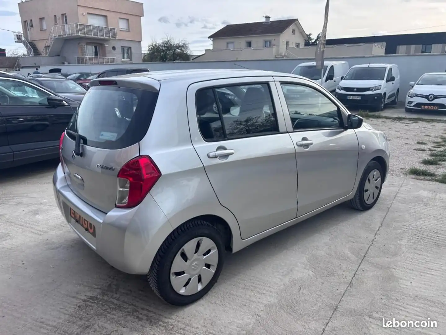 Suzuki Celerio 1.0 VVT 70 PACK PLUS Gris - 2