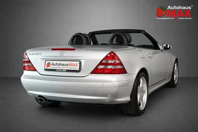 Mercedes-Benz SLK view 7