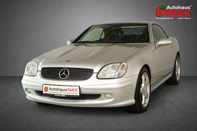 Mercedes-Benz SLK view 2