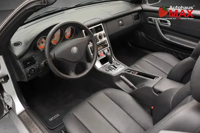 Mercedes-Benz SLK view 13