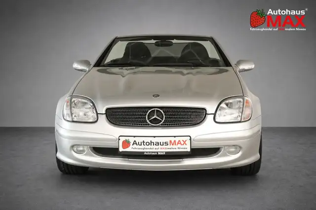Mercedes-Benz SLK view 10