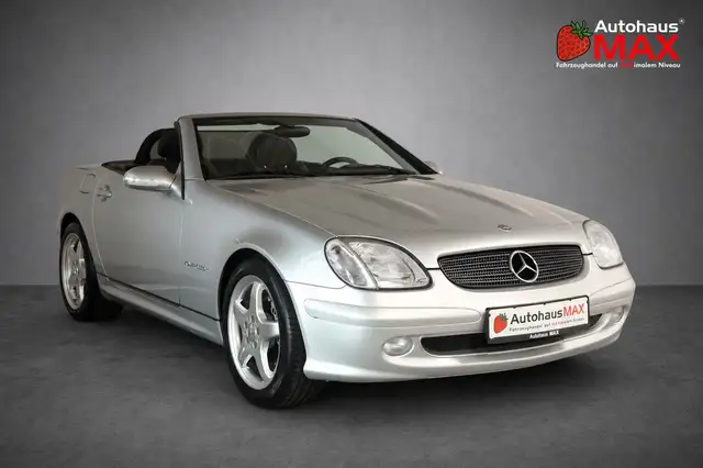 Mercedes-Benz SLK view 9