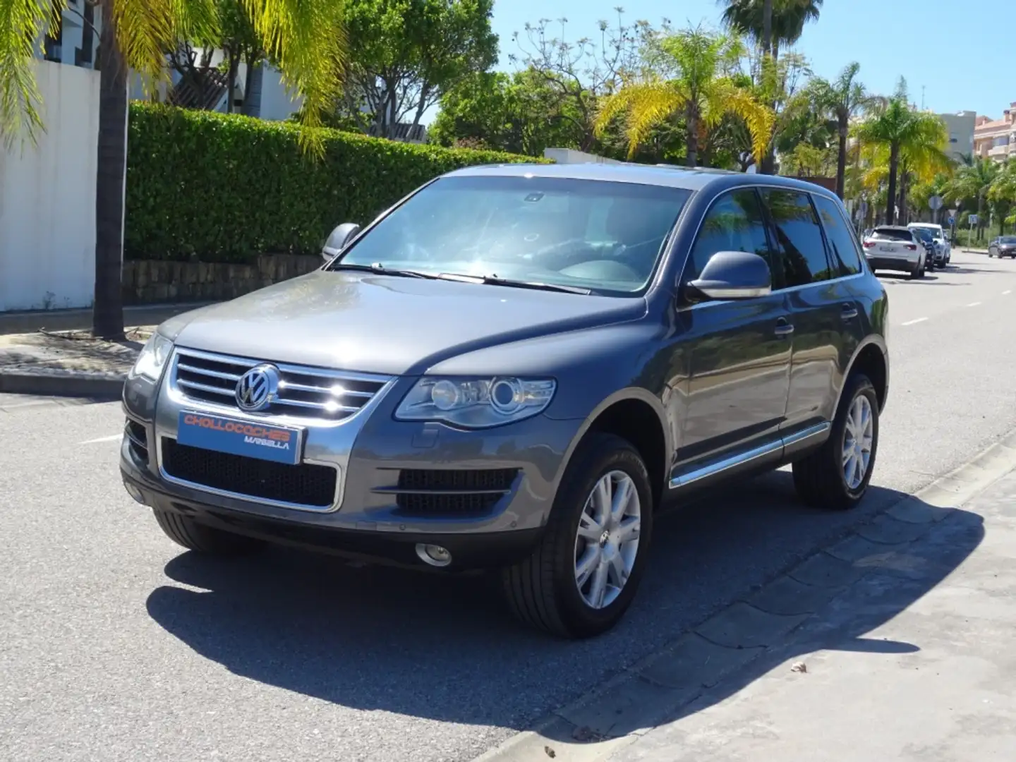 Volkswagen Touareg 3.0TDI V6 Individual Tiptronic Gris - 1