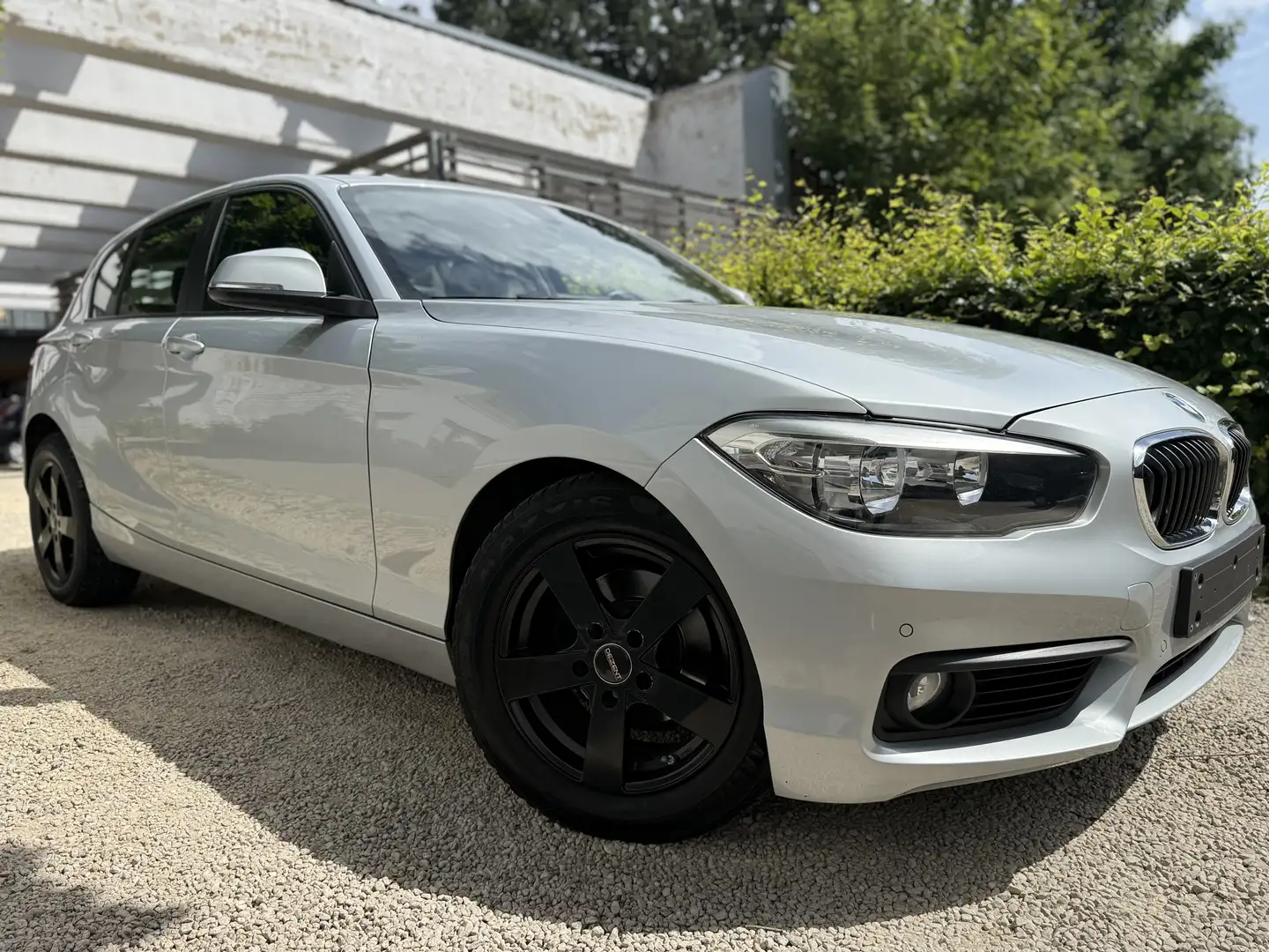 BMW 118 i OPF (EU6d-TEMP) Grau - 1