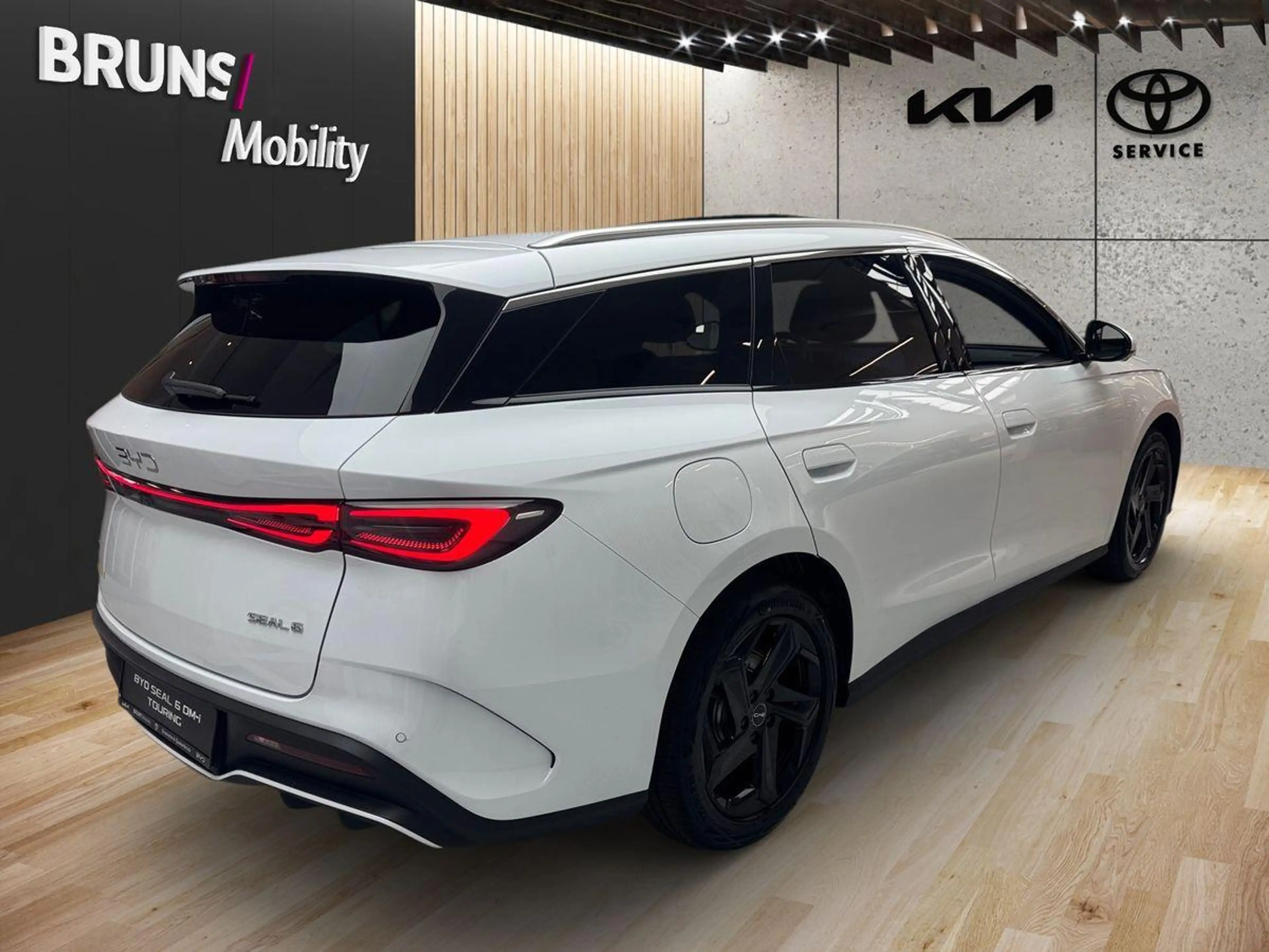 BYD Seal 6 Touring 1.5 PHEV DM-i 156 kW Comfort — photo 4