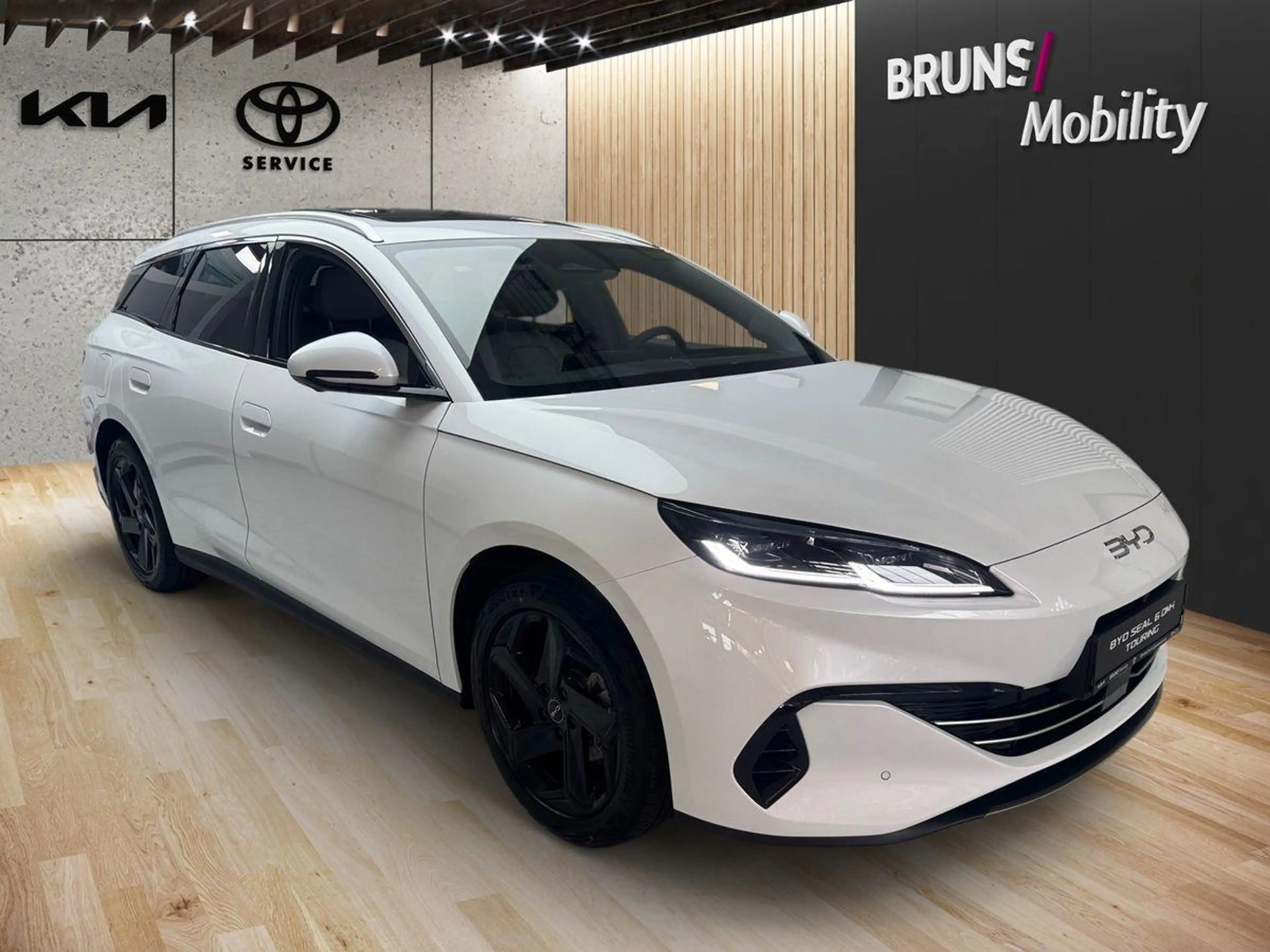 BYD Seal 6 Touring 1.5 PHEV DM-i 156 kW Comfort — photo 3
