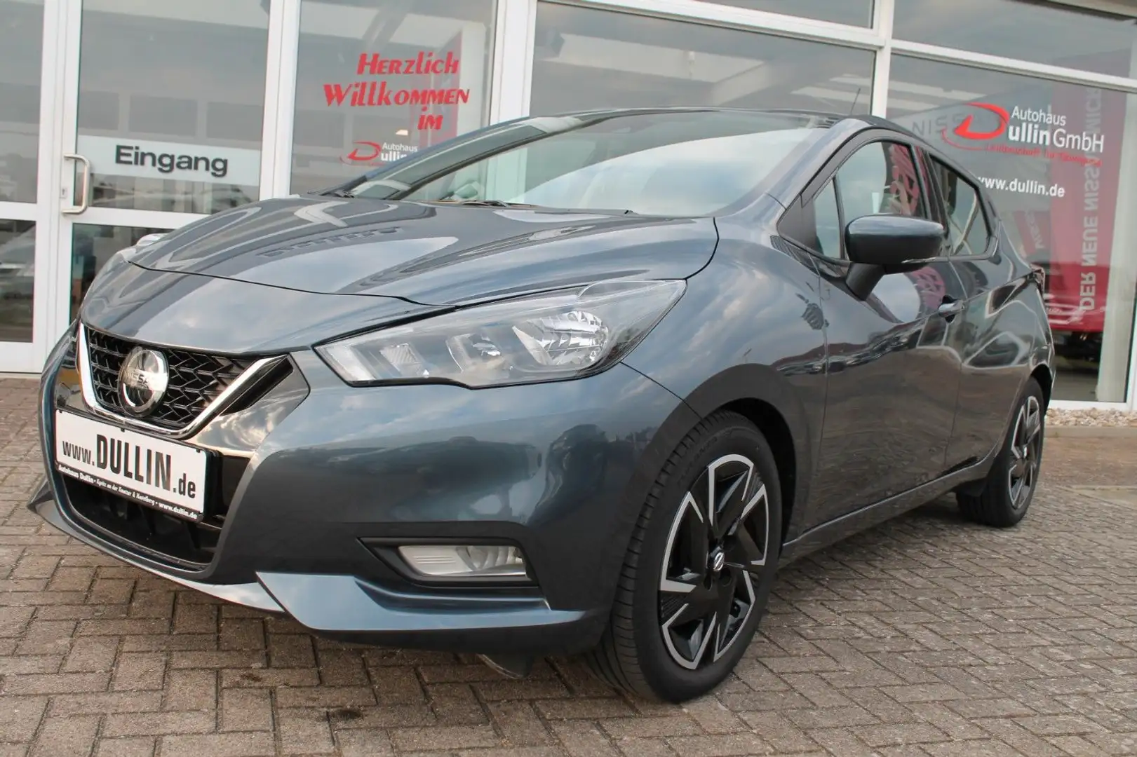 Nissan Micra 1,0 N-Way Automatik+Sitzheizung Grau - 2