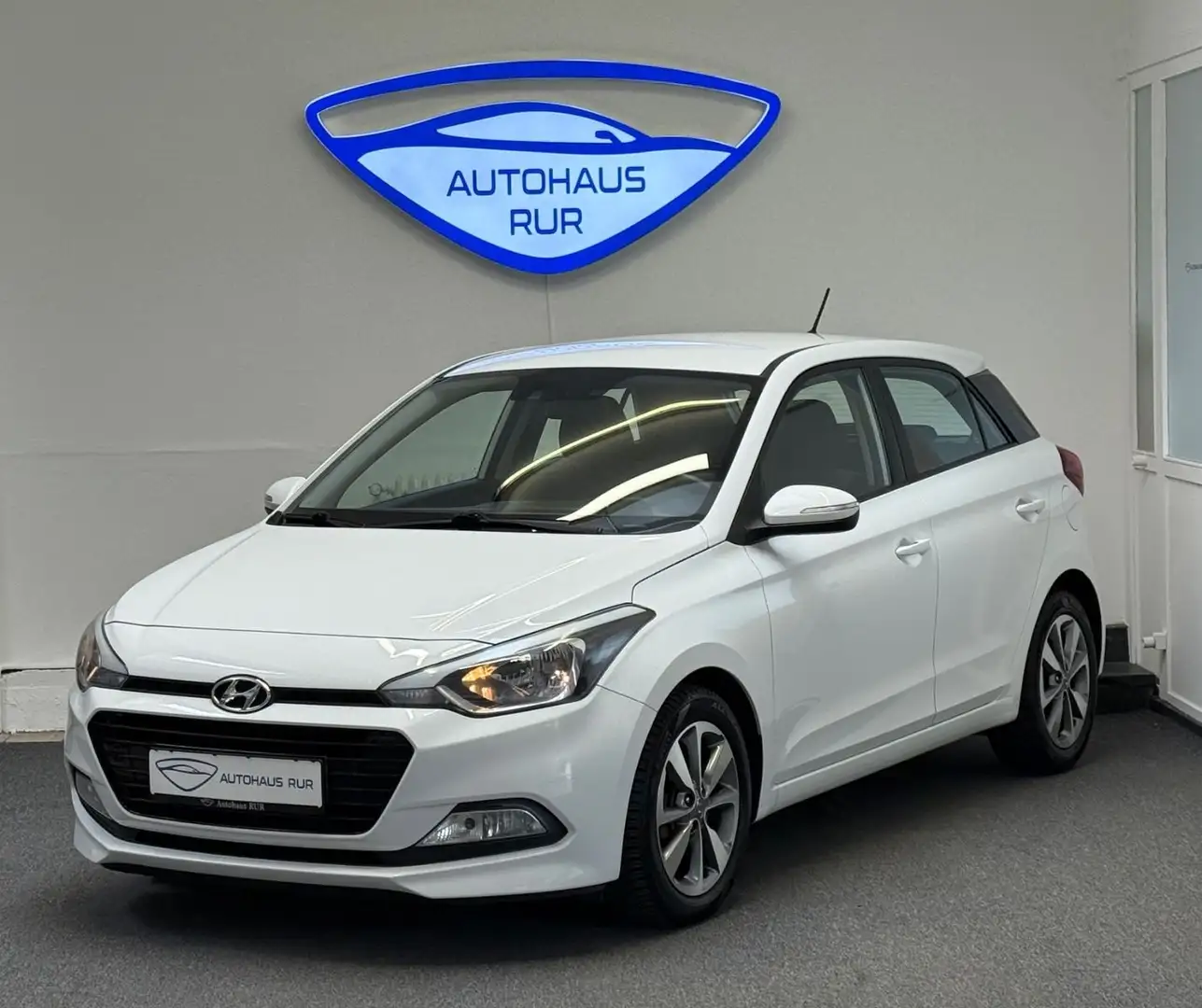Hyundai i20 YES!/SITZ-LENKRAD HEIZUNG/SPURHALTEASS/KLIMA Weiß - 1