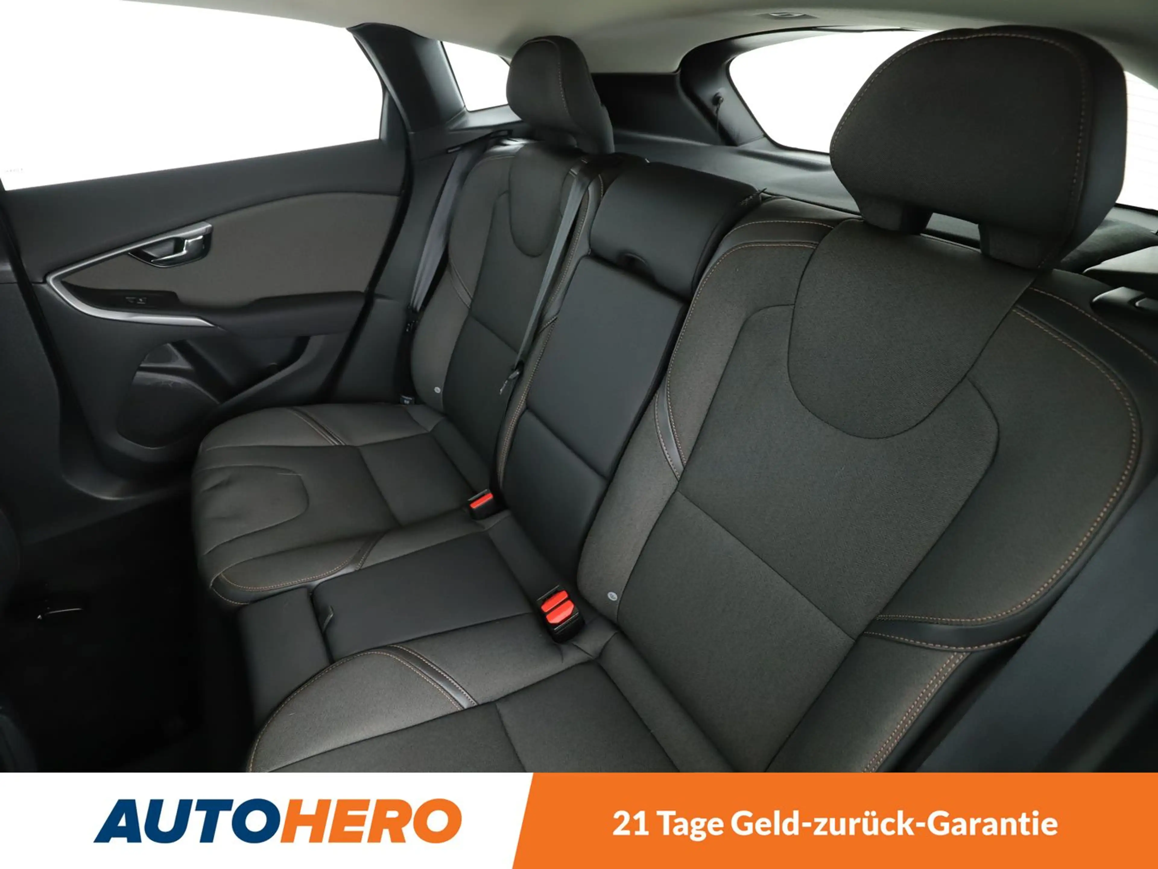 Volvo V40 Cross Country 1.5 Plus Aut*NAVI*TEMPO*PDC*SHZ*KLIMA*GARANTIE* — photo 14