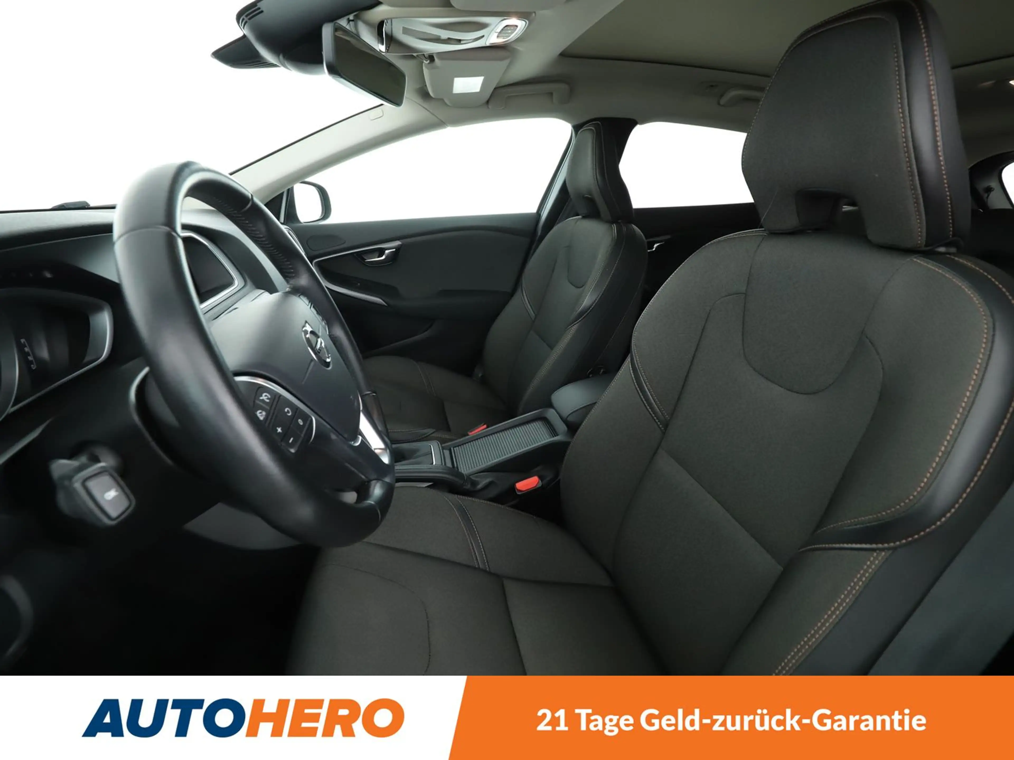 Volvo V40 Cross Country 1.5 Plus Aut*NAVI*TEMPO*PDC*SHZ*KLIMA*GARANTIE* — photo 10