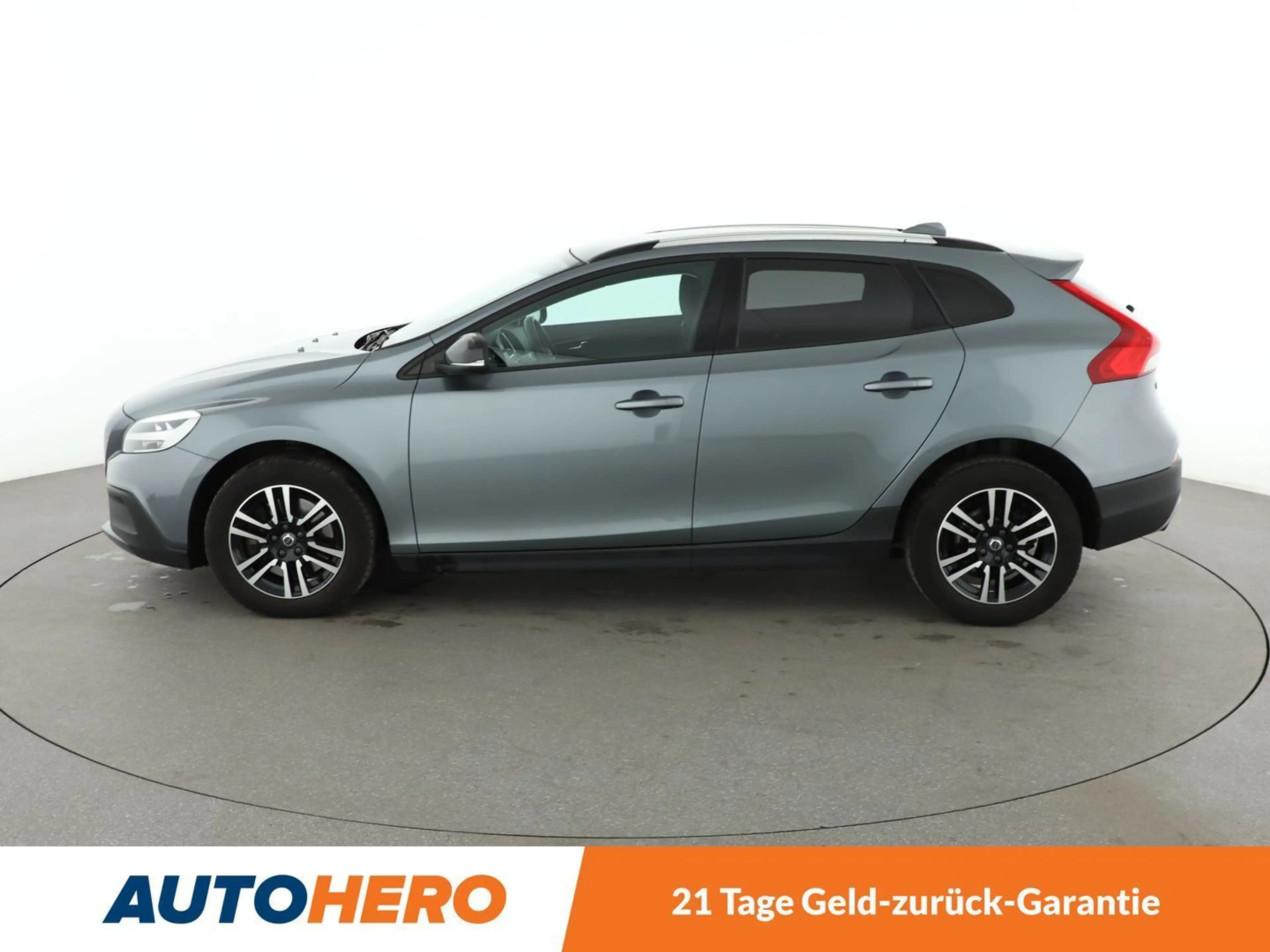 Volvo V40 Cross Country 1.5 Plus Aut*NAVI*TEMPO*PDC*SHZ*KLIMA*GARANTIE* — photo 3