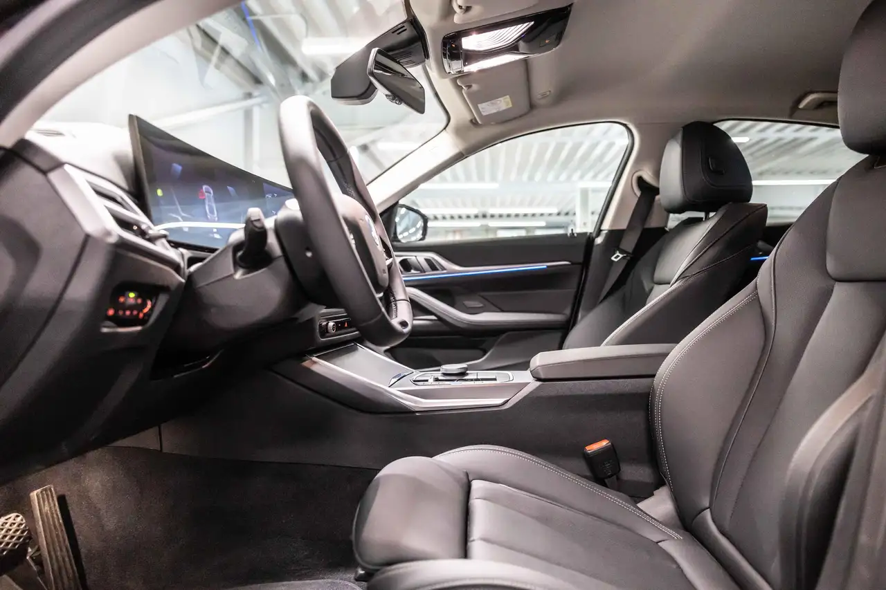 BMW i4 2026 — фото 10