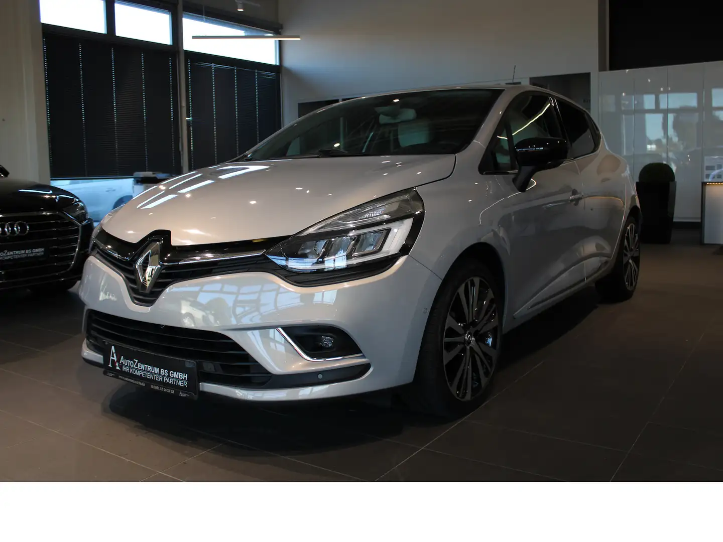Renault Clio 1.2 IV Initiale Paris LED*CAM*NAVI*LEDER* Beige - 1