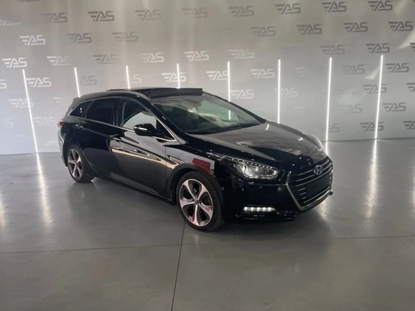 Hyundai i40 CW 1.7CRDI Bluedrive Tecno Negro - 2