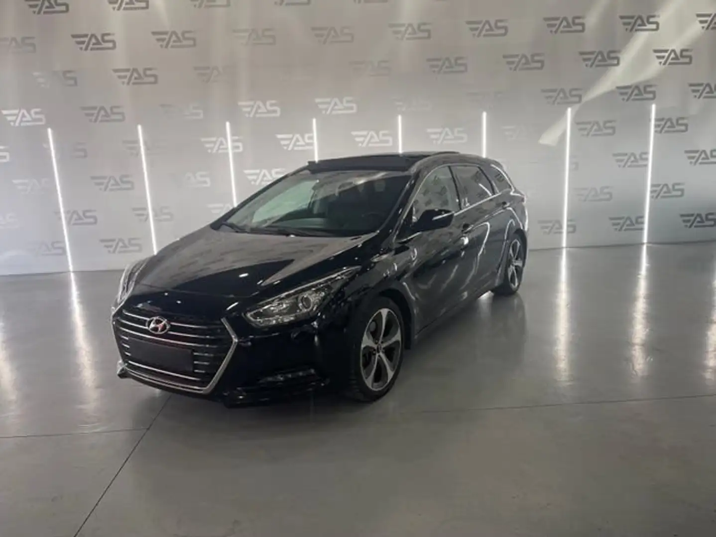 Hyundai i40 CW 1.7CRDI Bluedrive Tecno Negro - 1