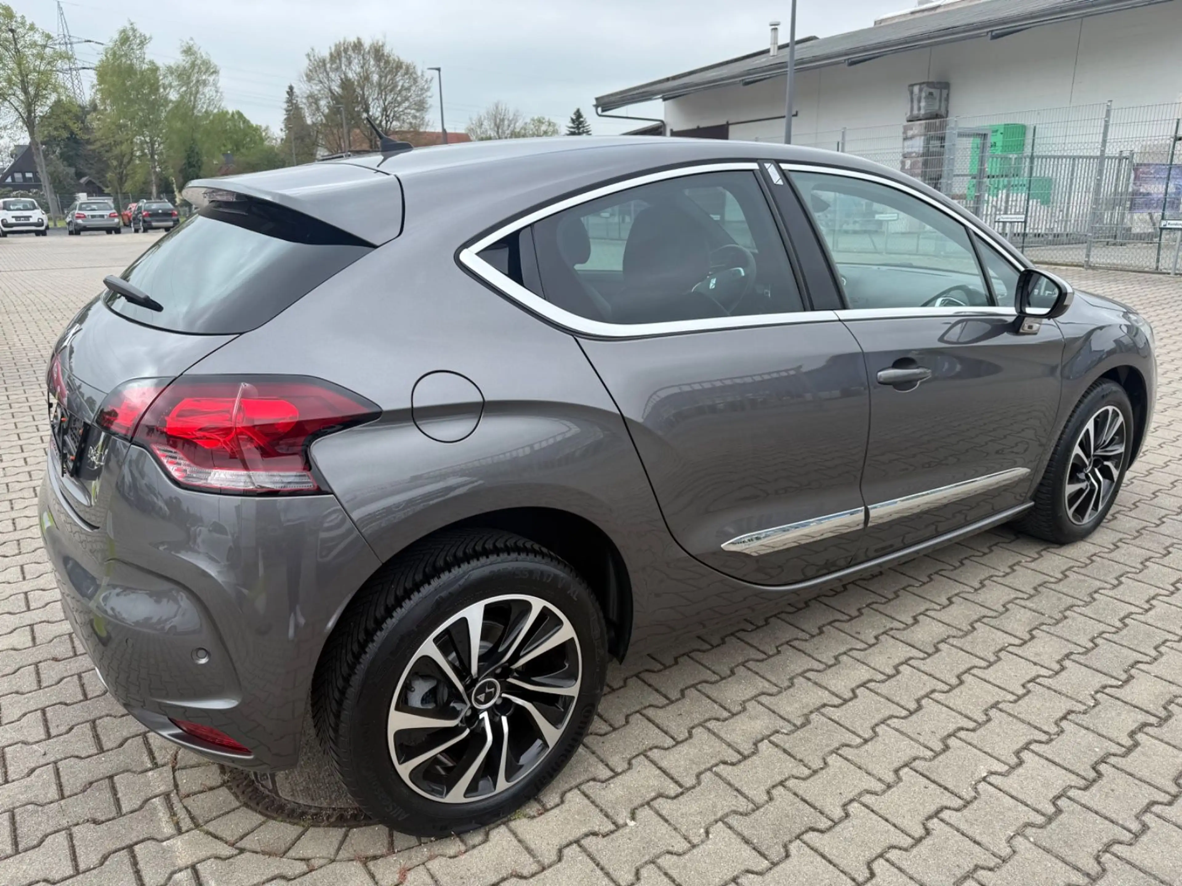 DS Automobiles DS 4 DS 4 Basis — photo 8