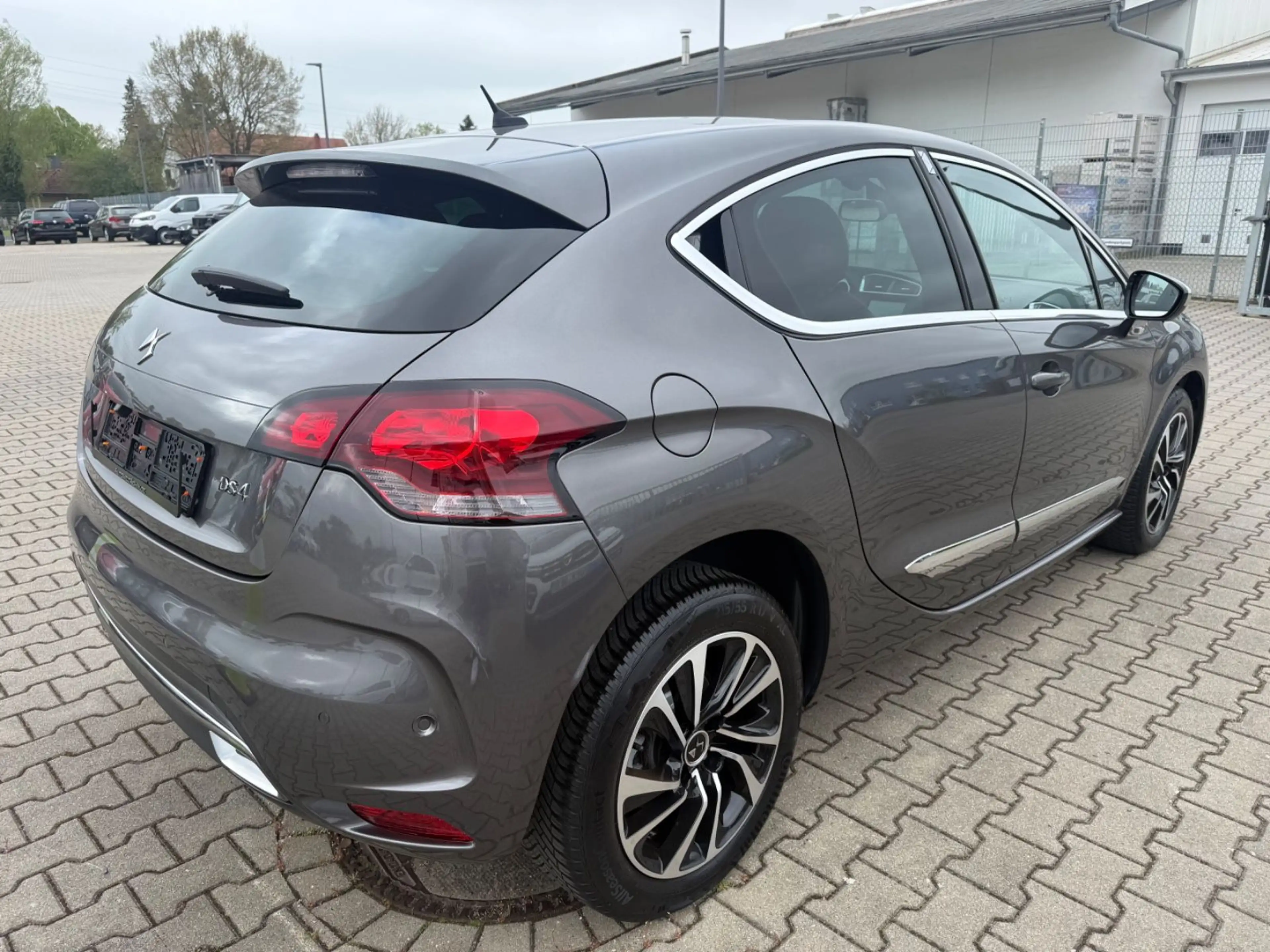 DS Automobiles DS 4 DS 4 Basis — photo 9