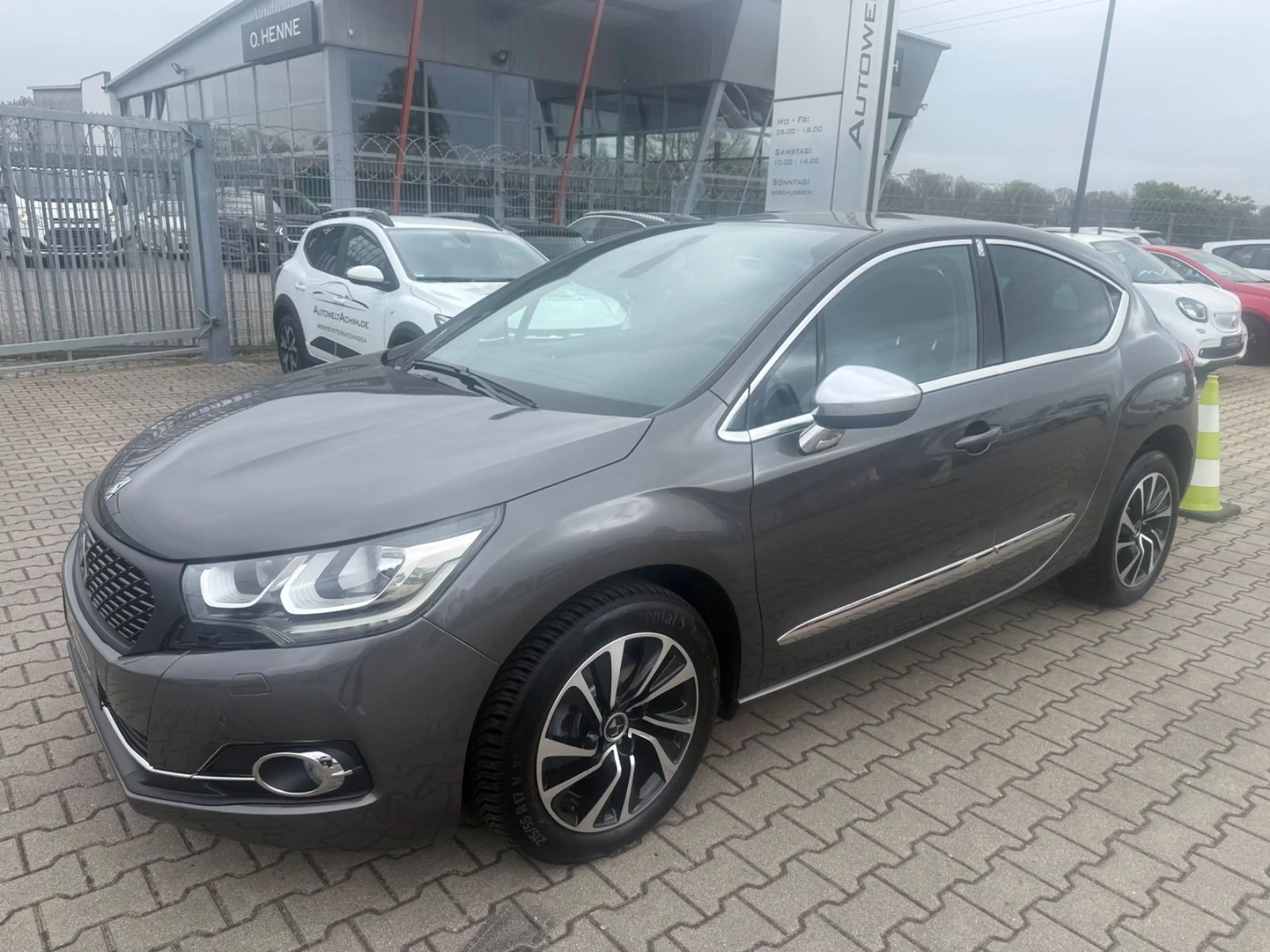 DS Automobiles DS 4 DS 4 Basis
