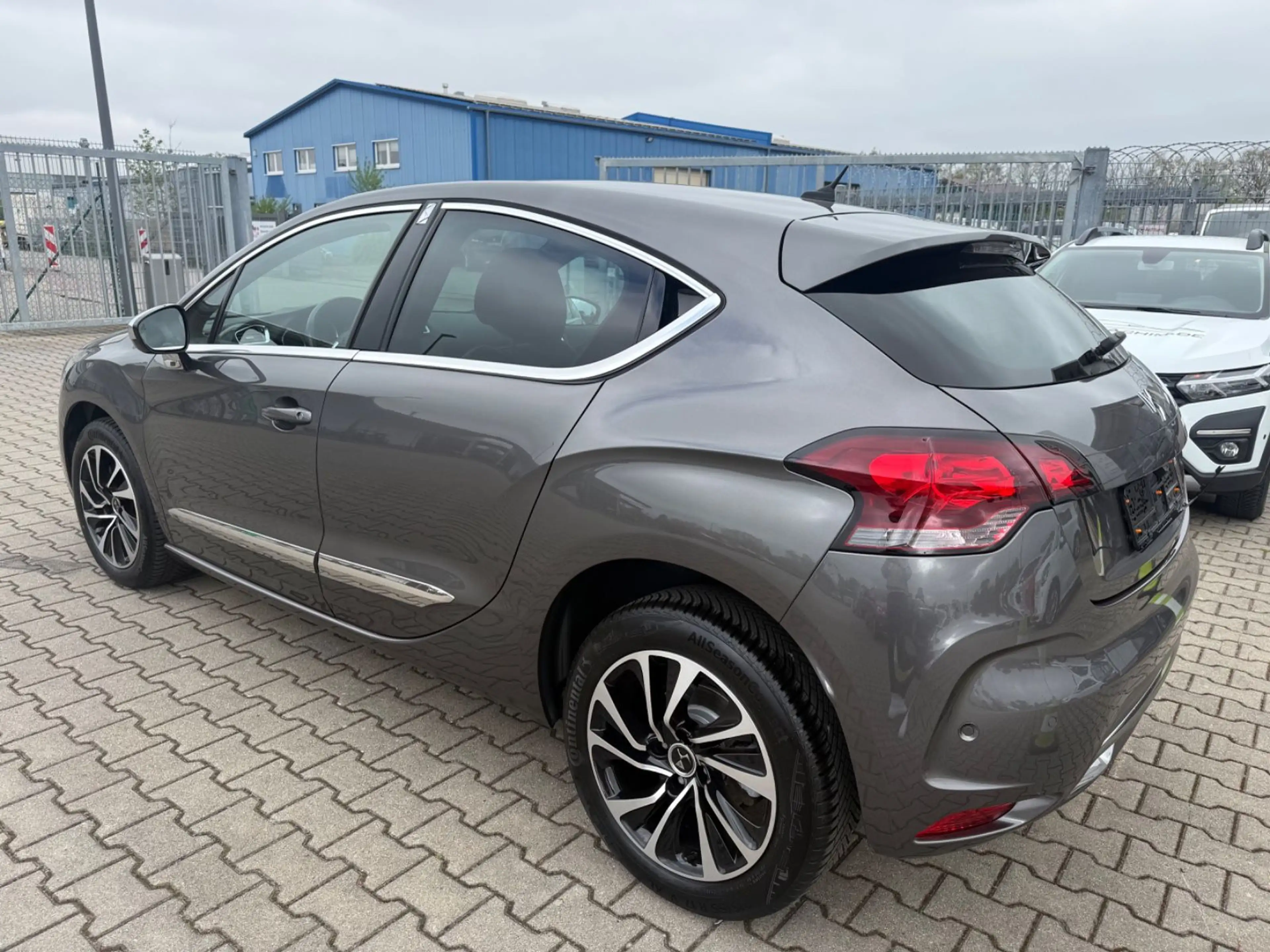 DS Automobiles DS 4 DS 4 Basis — photo 12