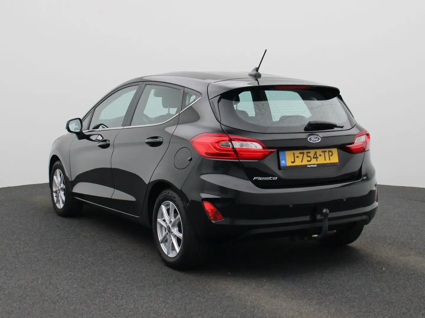 Ford Fiesta 1.0 EcoBoost Titanium X | Navigatie | Winter Pack Zwart - 2
