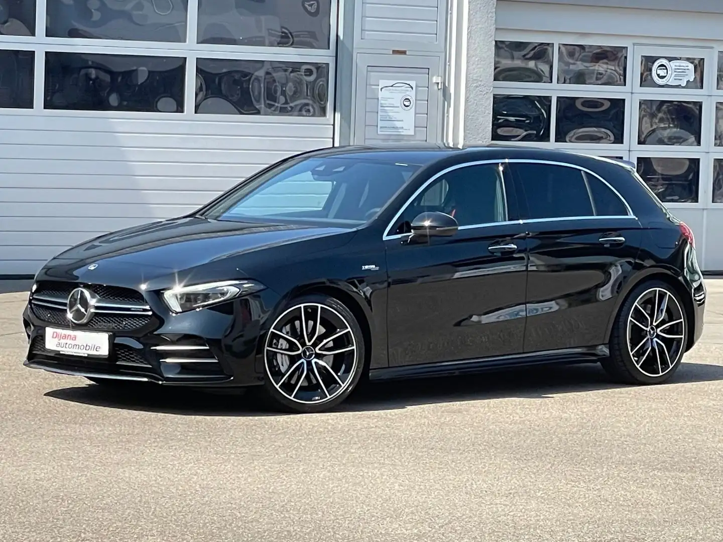 Mercedes-Benz A 35 AMG 4Matic Burmester Multibeam 19Zoll TOP! Noir - 1