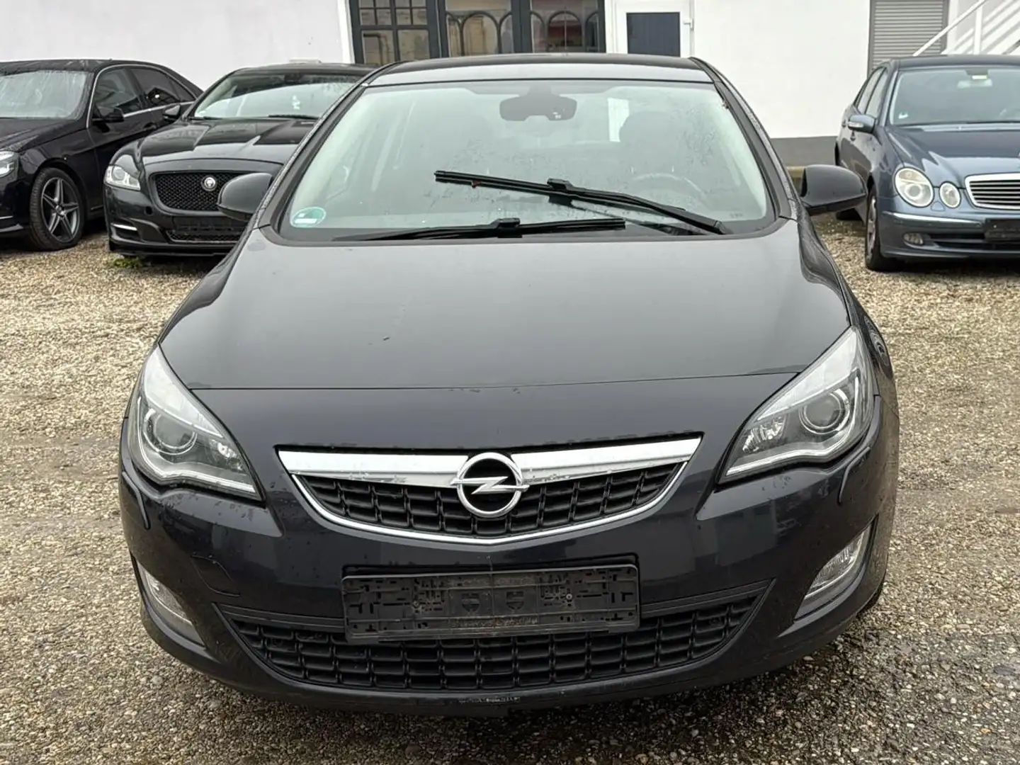 Opel Astra Edition Schwarz - 1
