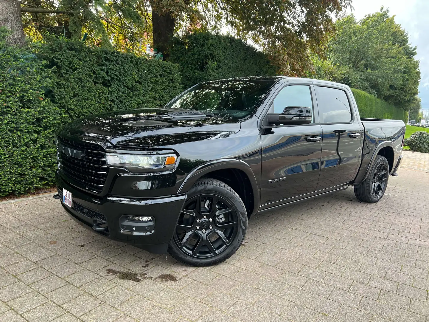 Dodge RAM Model 2025 Laramie Night premium €74.900 ,- exc Noir - 1