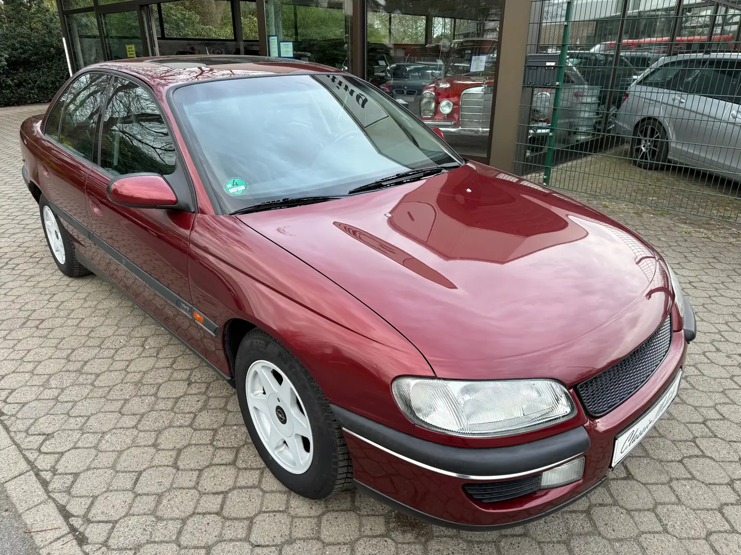 Opel Omega B 2.0 16V *nur 142 TKM*HU 8/2027*2.Hand*aAHK*eSD* Rojo - 1