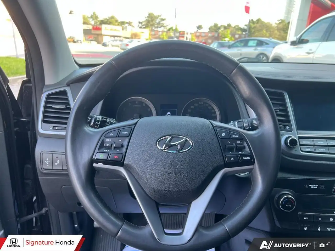Hyundai TUCSON снимка Hyundai TUCSON