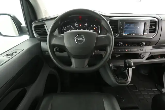 Opel Vivaro view 2