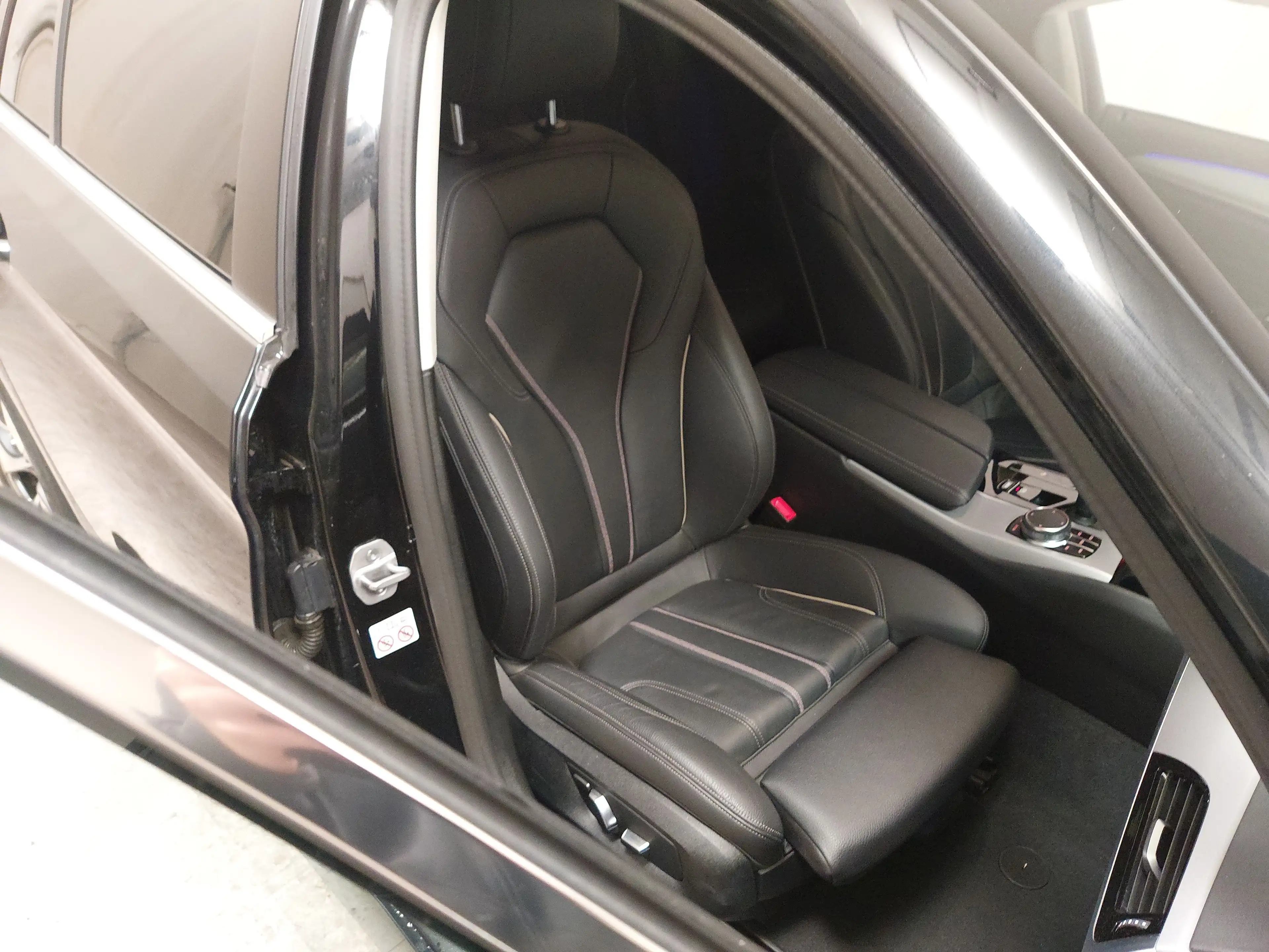 BMW 520 dA Touring Leder Navi Laser LC prof. KLIMAAUT LED RADIO SHZ PDC HUD KAMERA — photo 10
