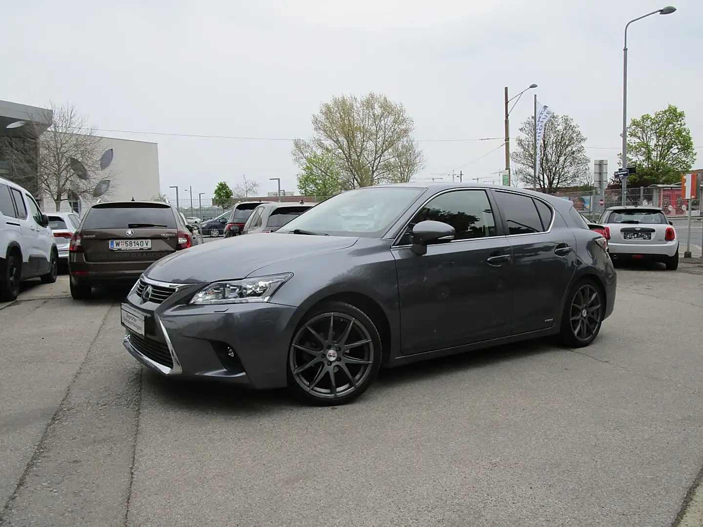 Lexus CT 200h Executive Grau - 1