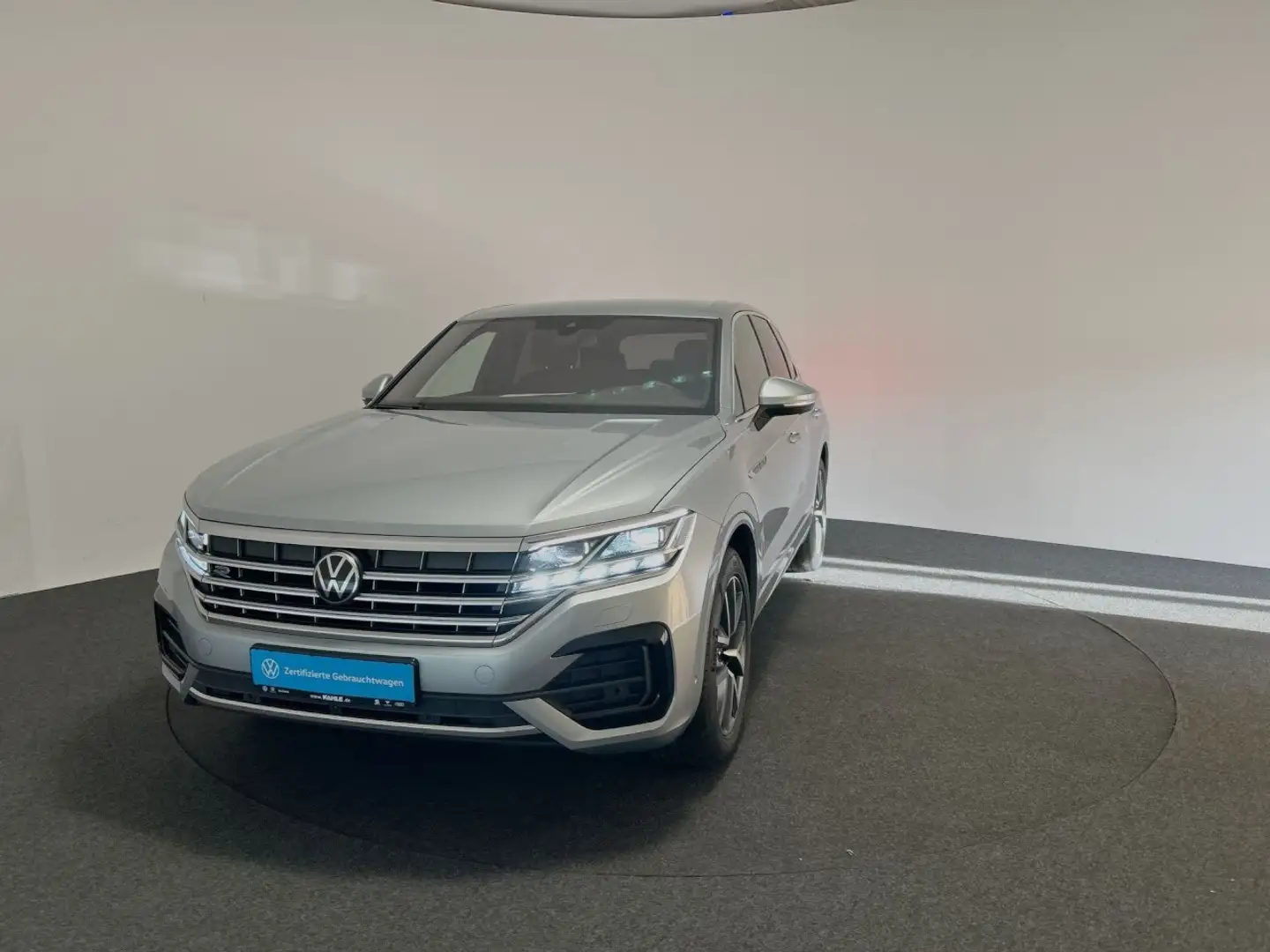 Volkswagen Touareg 3.0 TDI 8-Gang tiptronic 4Motion R-Line Navi AHK S Silber - 2