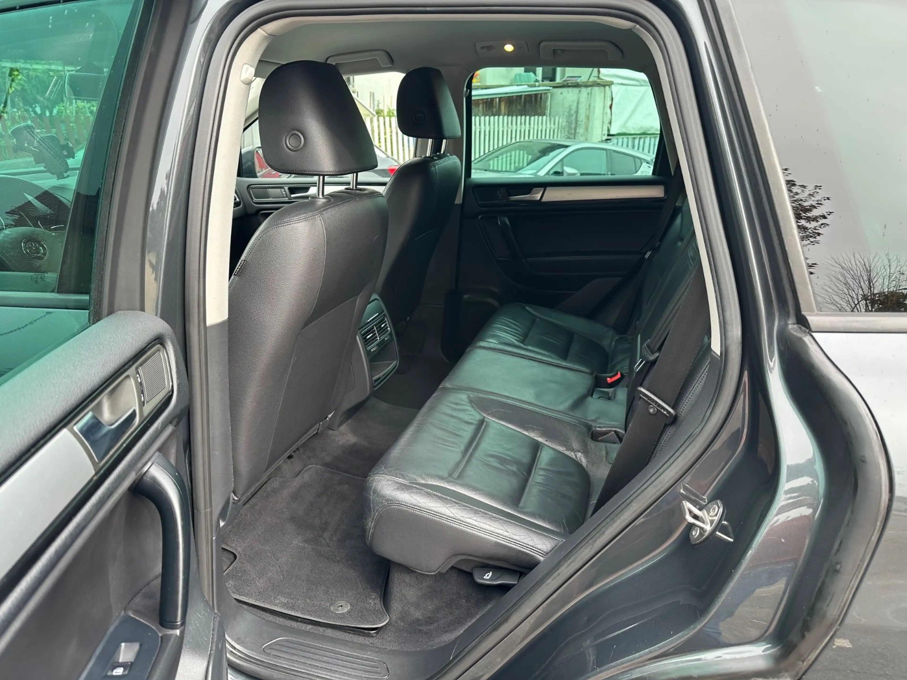 Volkswagen Touareg V6 TDI BMT/ Navi/ Leder/ BiXenon/AHK — photo 12