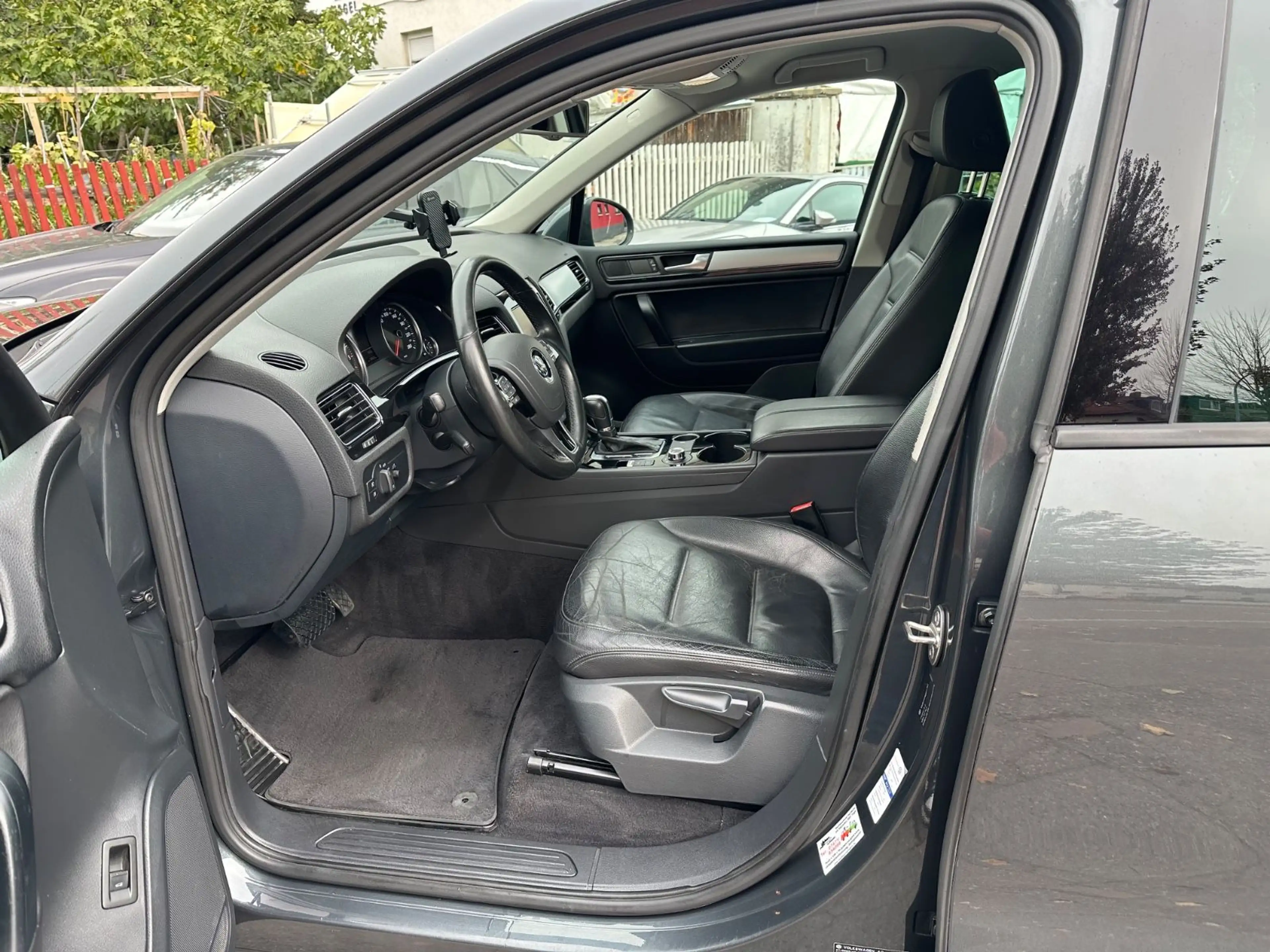 Volkswagen Touareg V6 TDI BMT/ Navi/ Leder/ BiXenon/AHK — photo 9