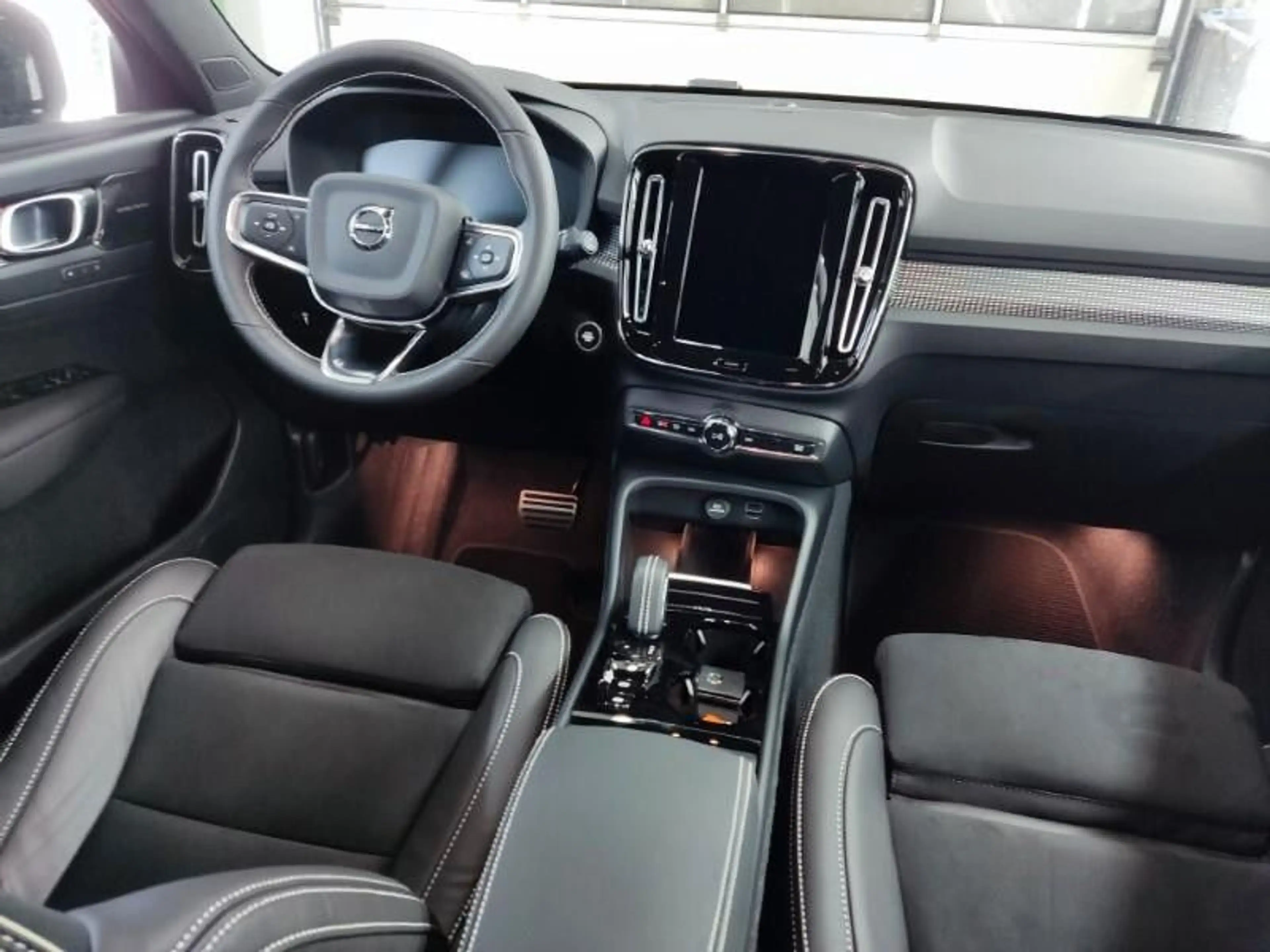 Volvo XC40 B4 R-Design*ACC*BLIS*E-Sitze*harman kardon — photo 3
