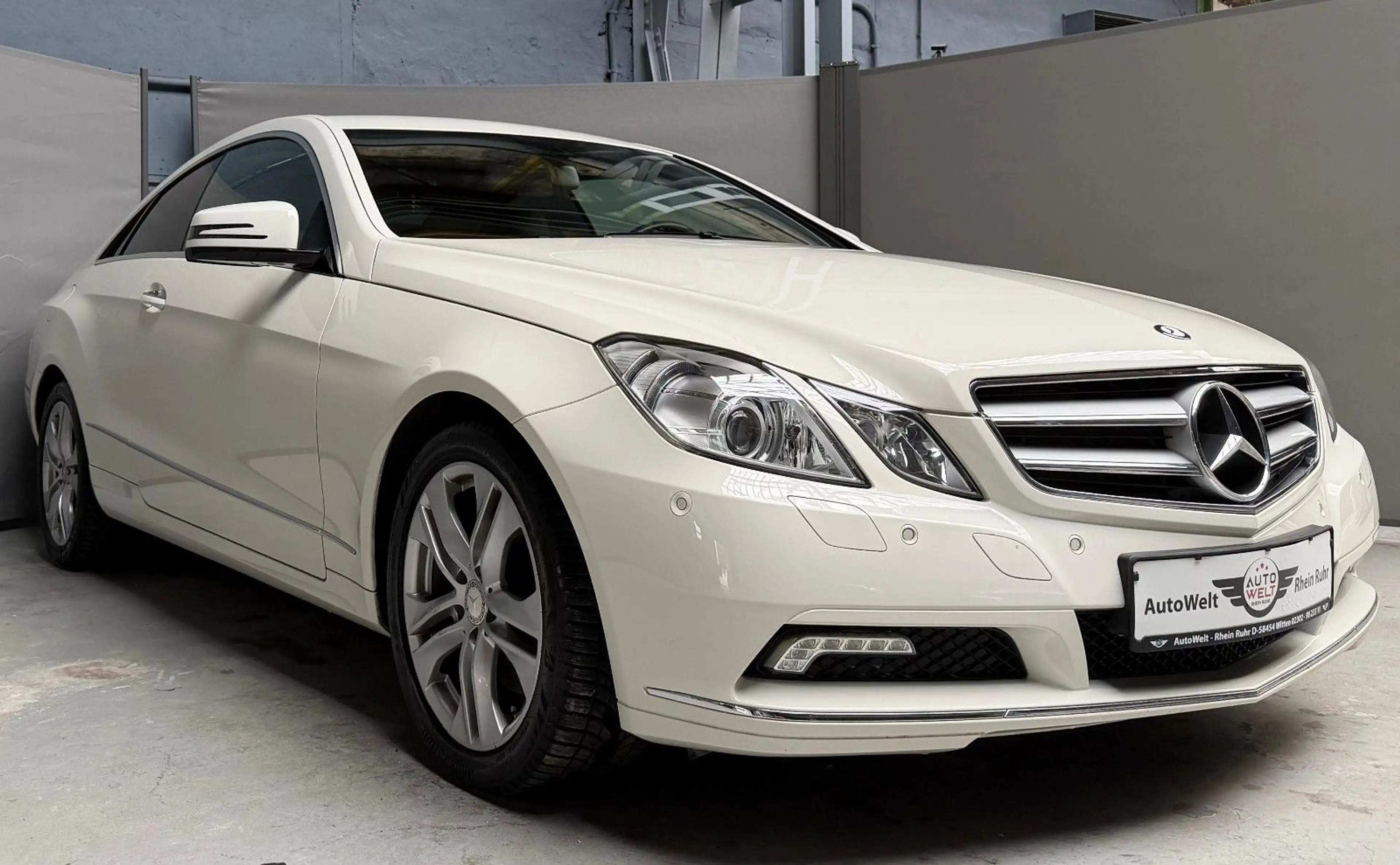 Mercedes-Benz E 350 Coupé Leder Bi-Xenon Keyless Go 42TKM — photo 2