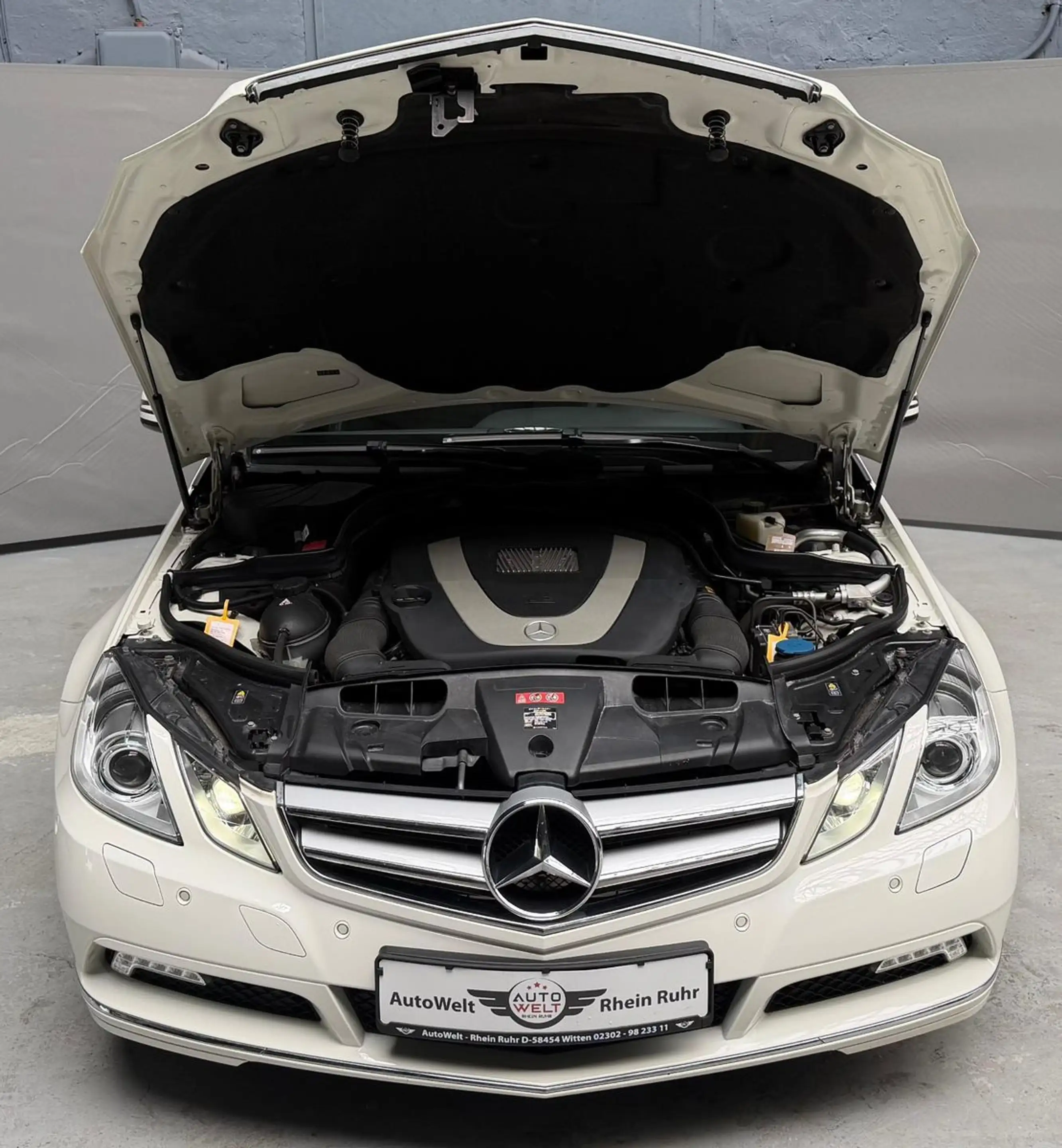 Mercedes-Benz E 350 Coupé Leder Bi-Xenon Keyless Go 42TKM — photo 12