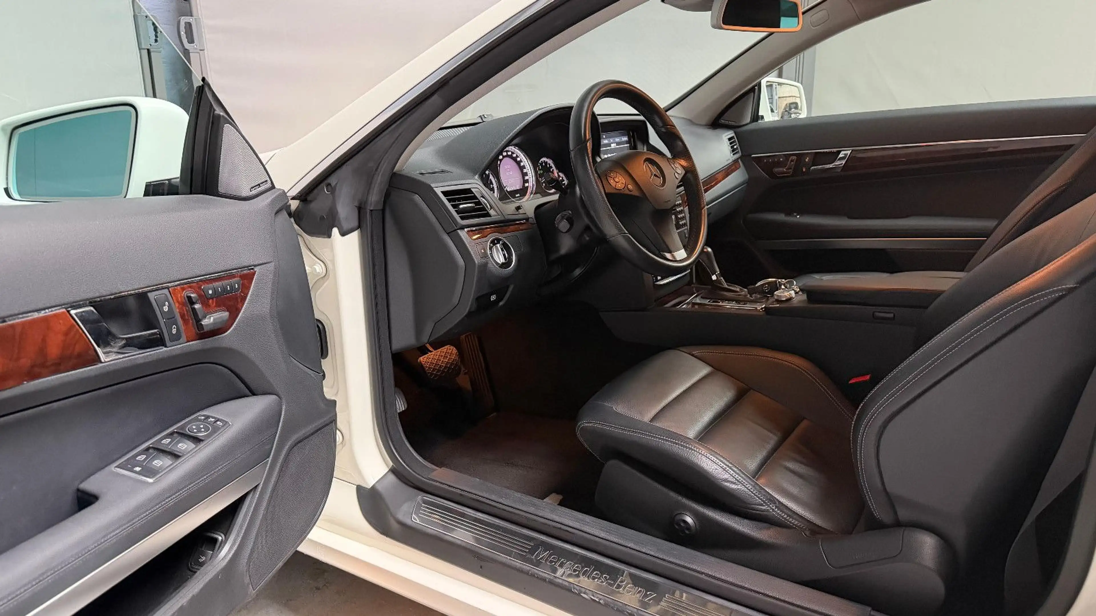 Mercedes-Benz E 350 Coupé Leder Bi-Xenon Keyless Go 42TKM — photo 13