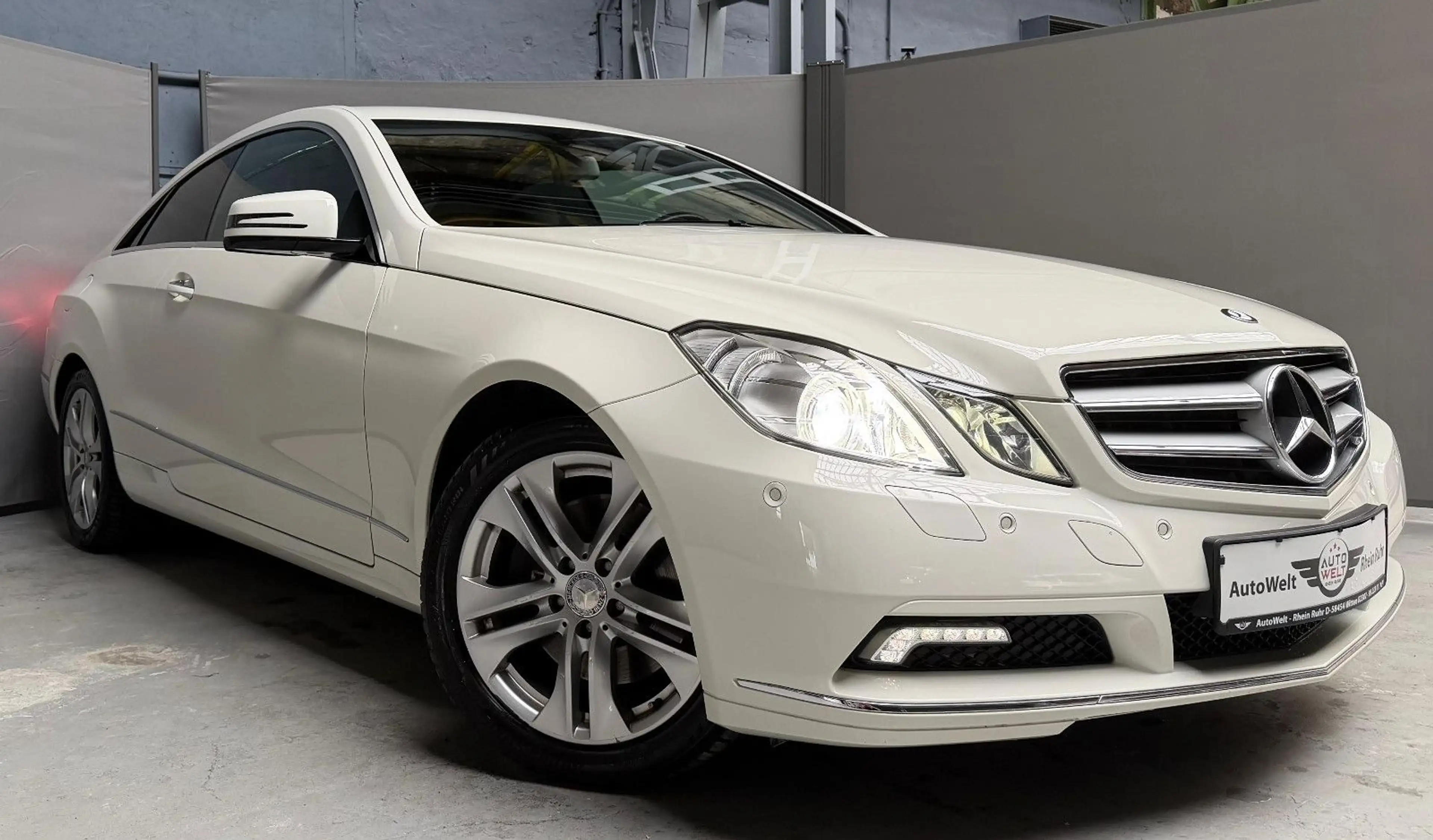 Mercedes-Benz E 350 Coupé Leder Bi-Xenon Keyless Go 42TKM — photo 4
