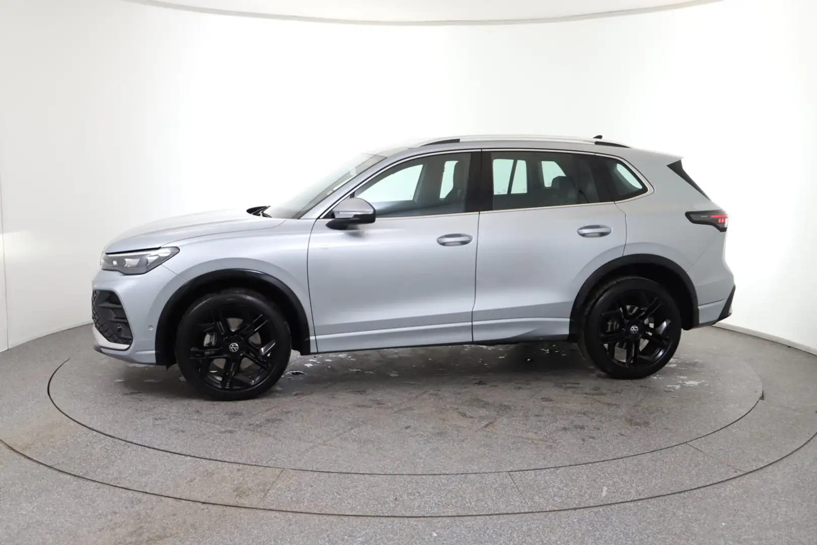 Volkswagen Tiguan R-Line TSI 4MOTION DSG Silber - 2