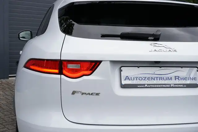 Jaguar F-Pace view 11