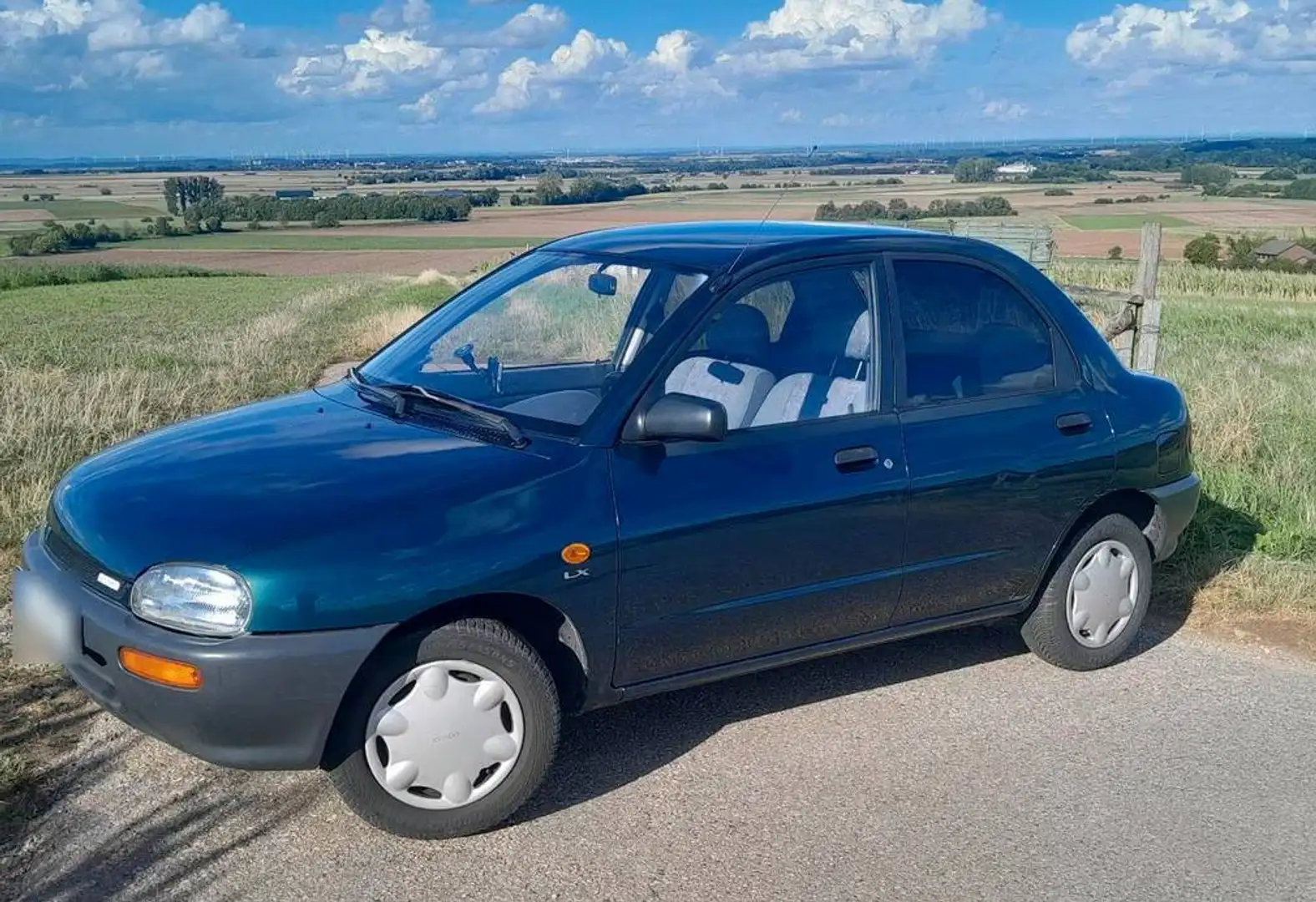Mazda 121 121 16V LX Grün - 2