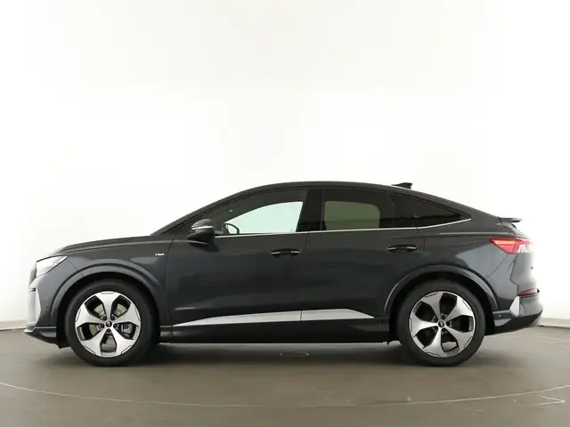 Audi E-Tron view 4