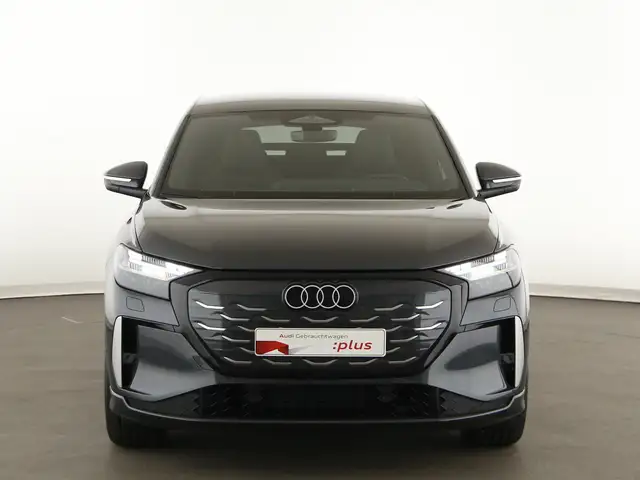 Audi E-Tron view 3