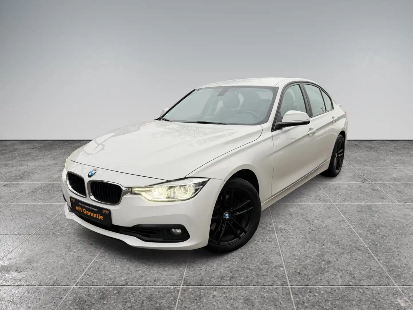 BMW 330 3 Limousine 330 d Advantage Blanc - 1